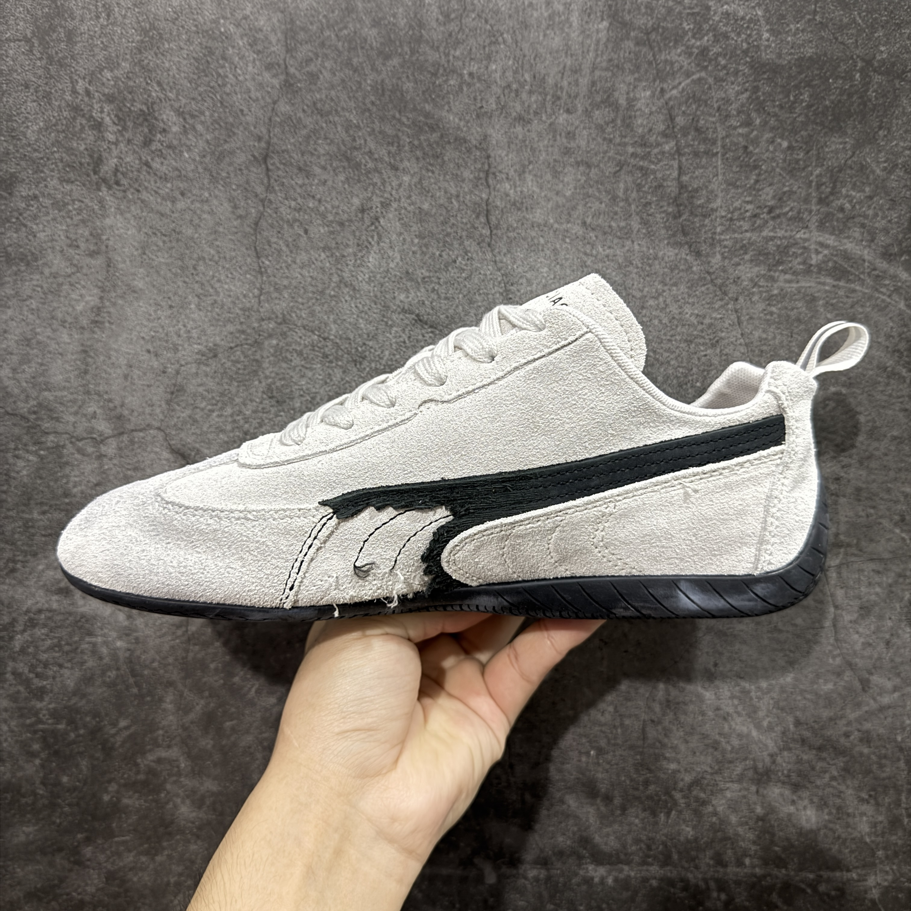 Balenciaga The Open Product x Puma Speedcat  巴黎世家 低筒 做旧 系带 二层绒面皮防滑耐磨 低筒 舒适时尚 赛车 跑步鞋 休闲鞋 波鞋 白色 406519 02