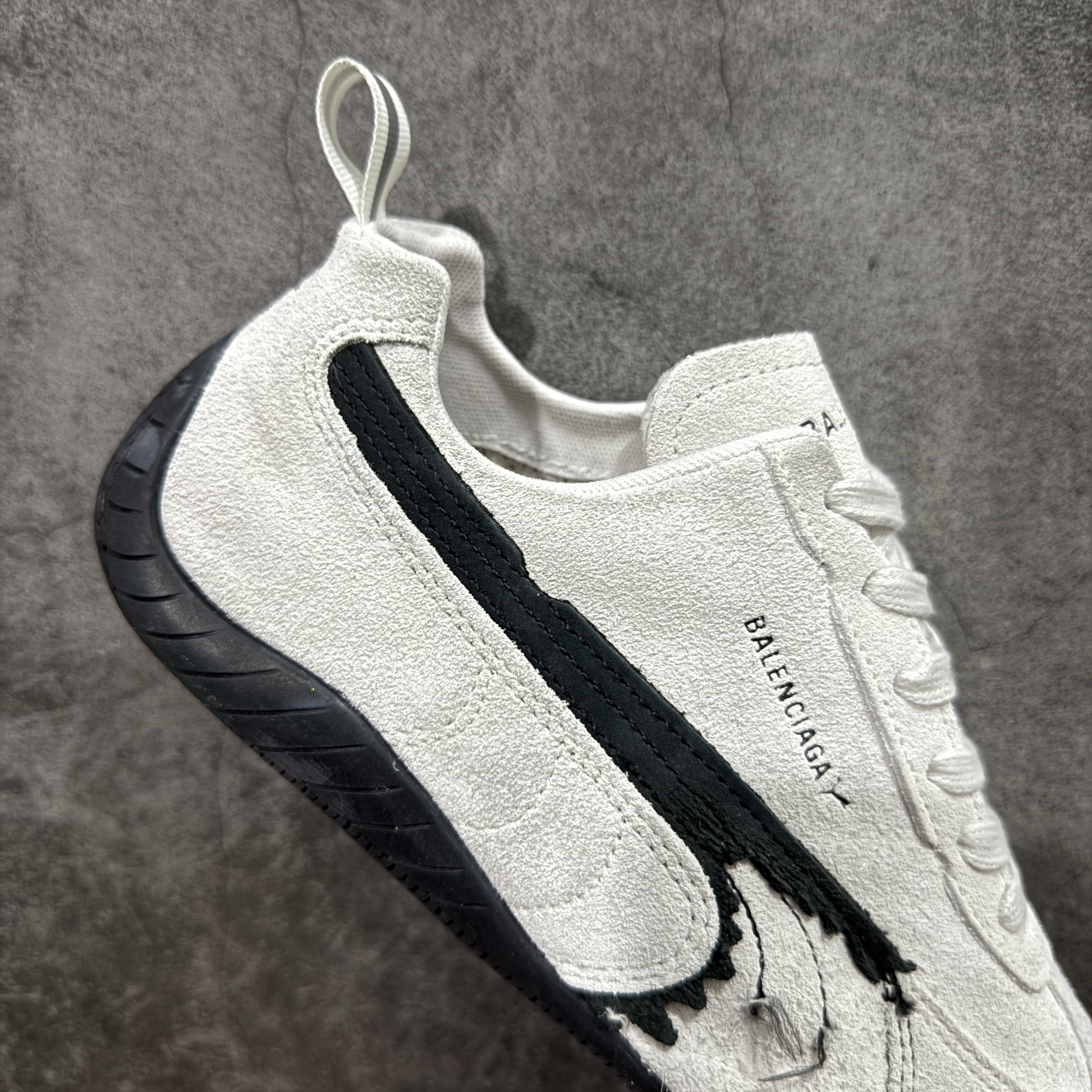 Balenciaga The Open Product x Puma Speedcat  巴黎世家 低筒 做旧 系带 二层绒面皮防滑耐磨 低筒 舒适时尚 赛车 跑步鞋 休闲鞋 波鞋 白色 406519 02