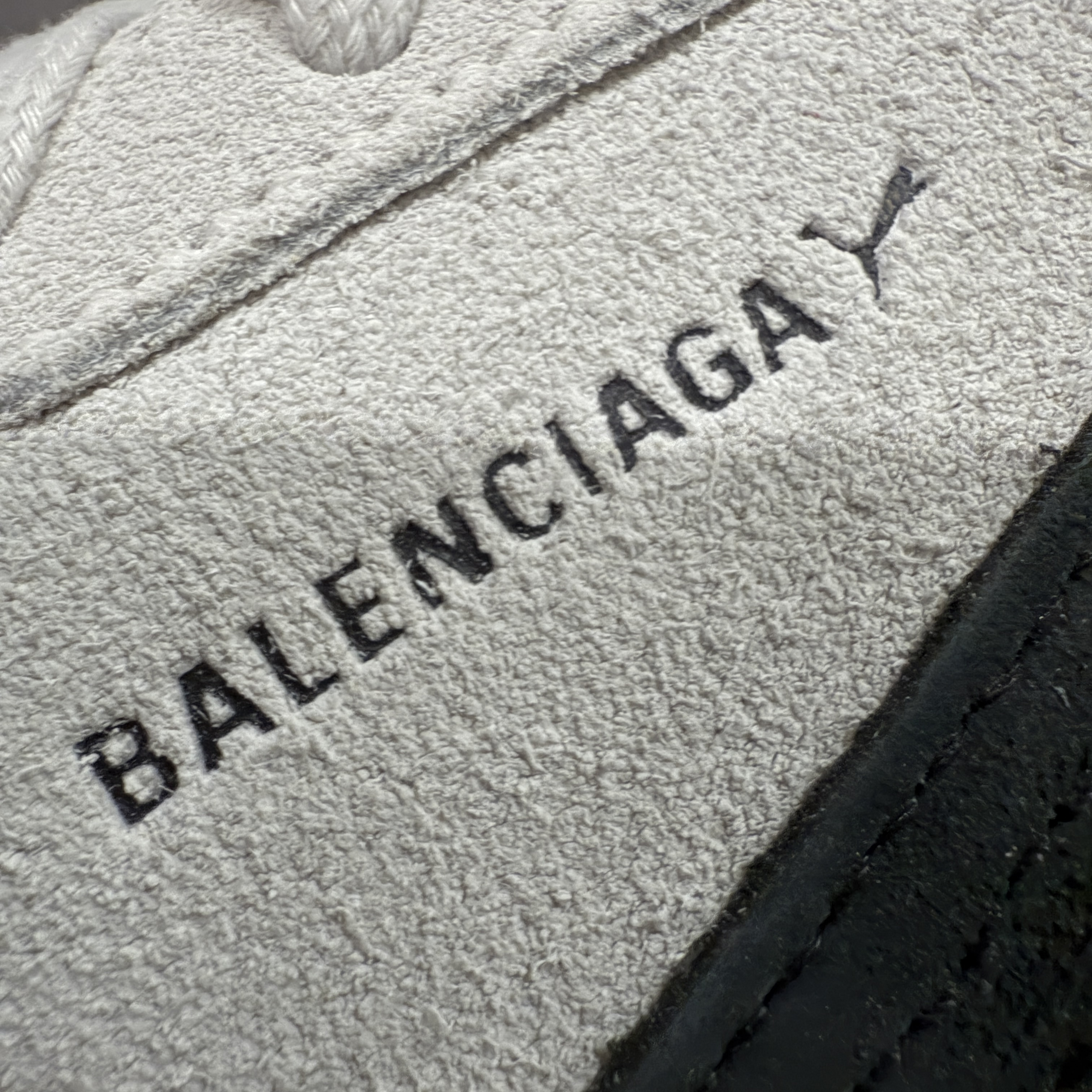 Balenciaga The Open Product x Puma Speedcat  巴黎世家 低筒 做旧 系带 二层绒面皮防滑耐磨 低筒 舒适时尚 赛车 跑步鞋 休闲鞋 波鞋 白色 406519 02