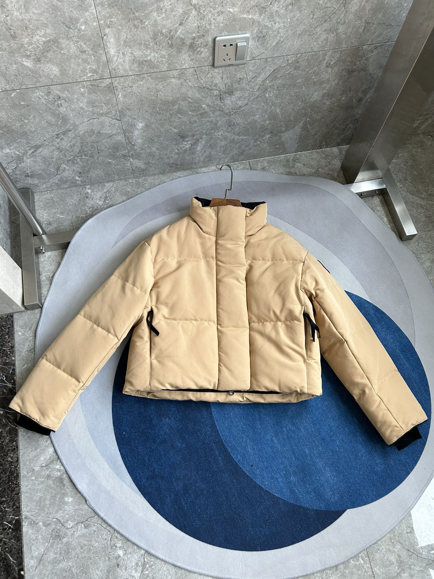 Canada Goose加拿大鹅  Grandview  短款 长袖 羽绒 女款 