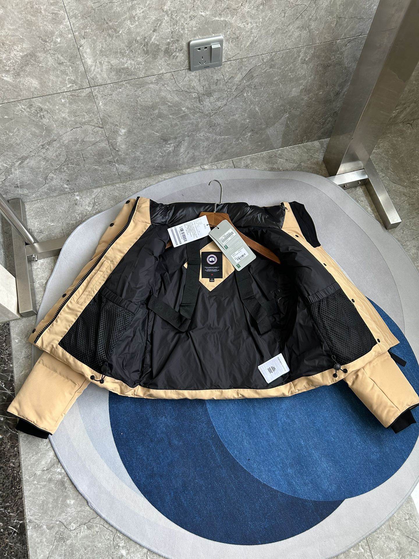 Canada Goose加拿大鹅  Grandview  短款 长袖 羽绒 女款 