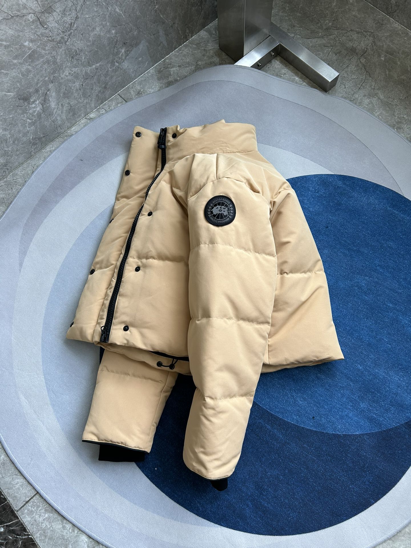 Canada Goose加拿大鹅  Grandview  短款 长袖 羽绒 女款 