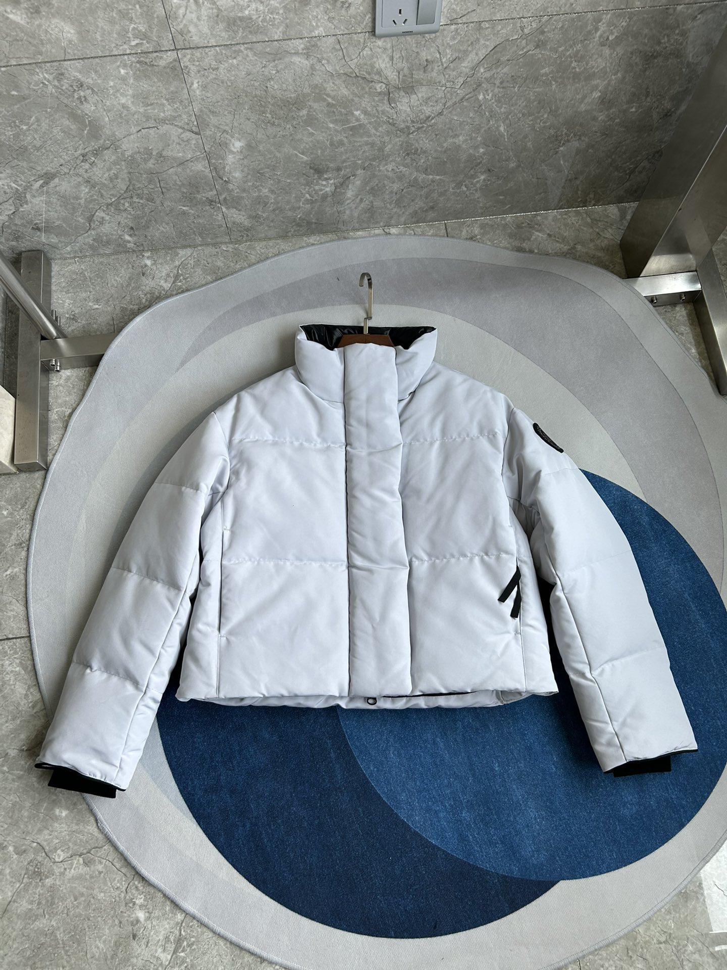 Canada Goose加拿大鹅  Grandview  短款 长袖 羽绒 女款 