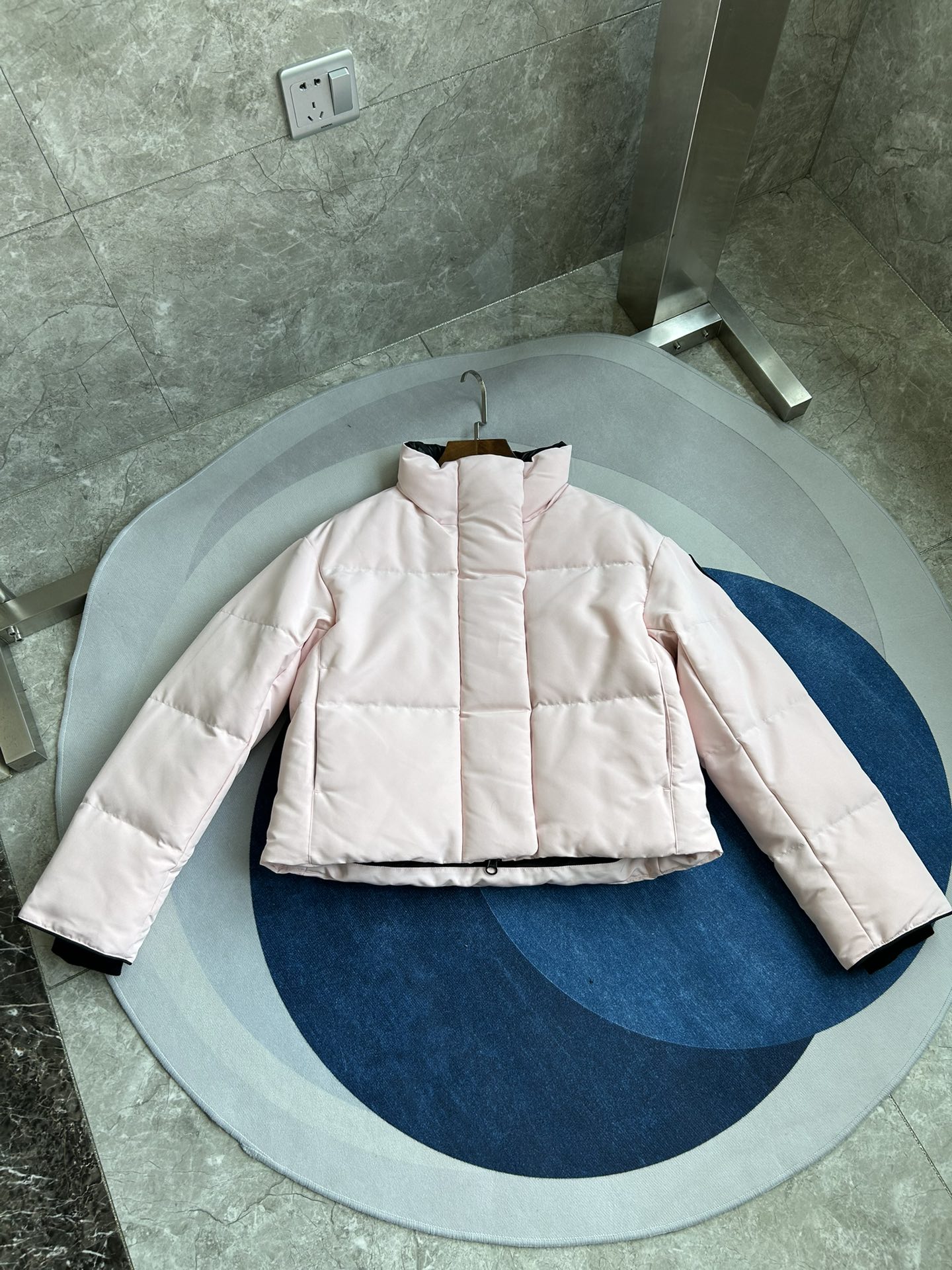 Canada Goose加拿大鹅  Grandview  短款 长袖 羽绒 女款 