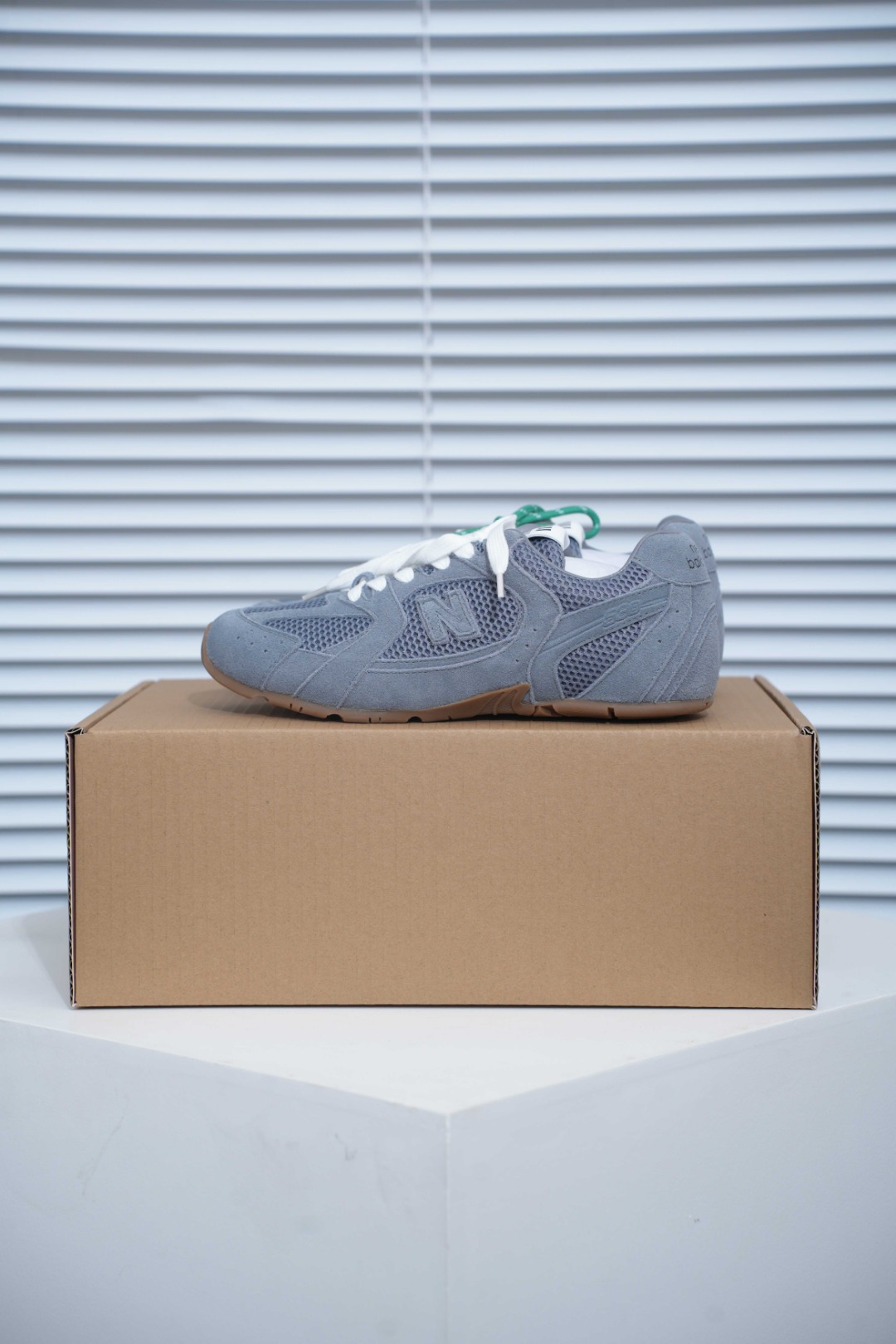 Miumiu x New Balance NB530 低筒 平底 复古跑鞋 休闲鞋 板鞋 运动鞋  女鞋 波鞋 白色 5E165E_3D8C_F0009_F_BD05