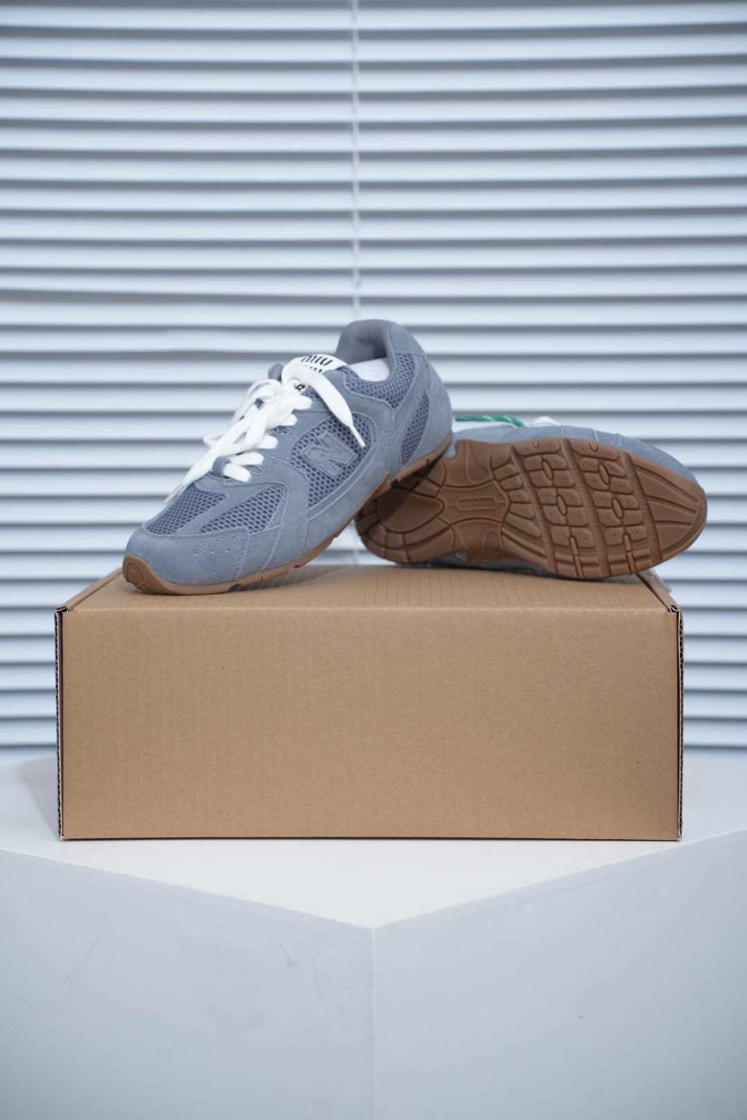 Miumiu x New Balance NB530 低筒 平底 复古跑鞋 休闲鞋 板鞋 运动鞋  女鞋 波鞋 白色 5E165E_3D8C_F0009_F_BD05