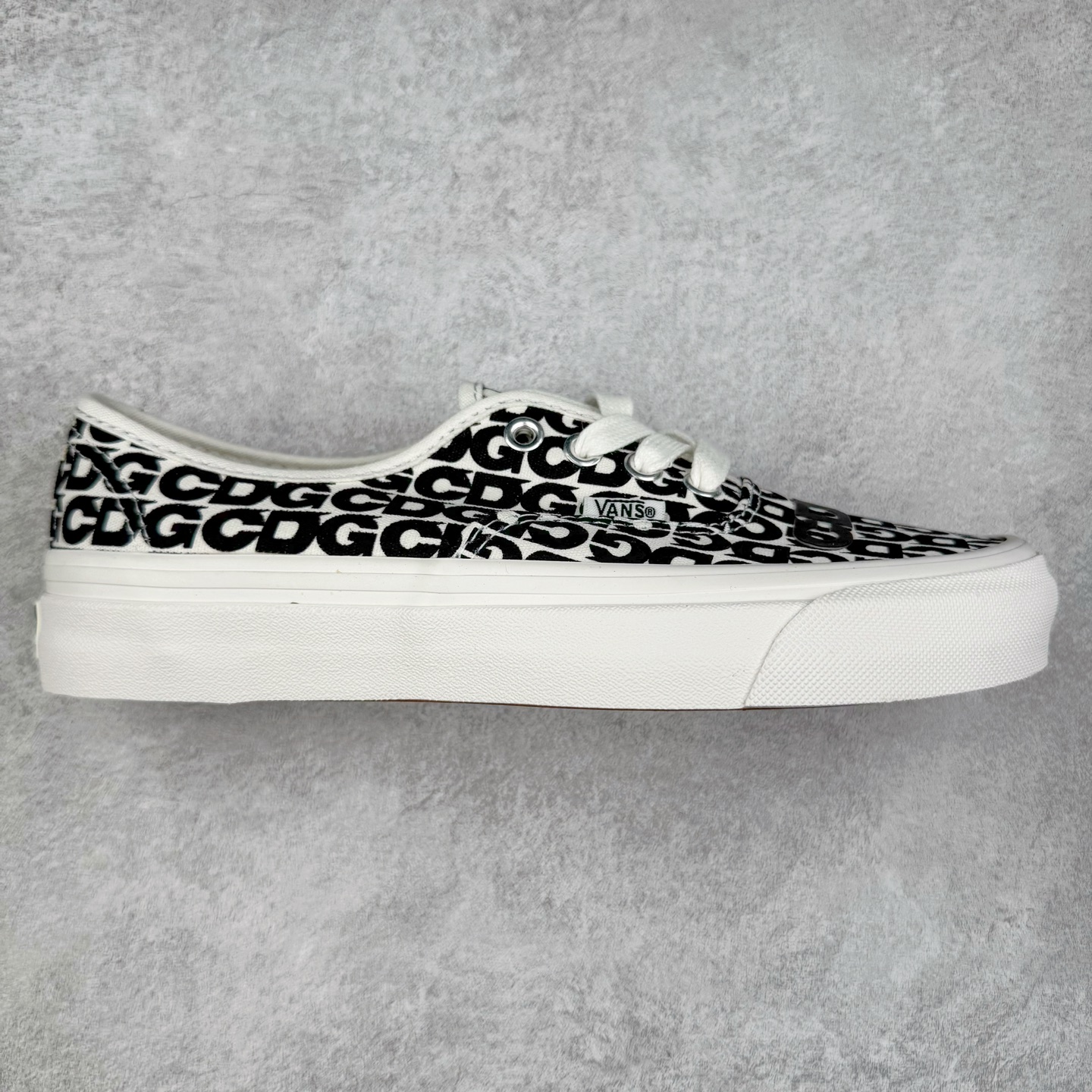 Comme des Garcons x Vans Authentic CDG Logo 川久保玲 低筒 休闲鞋 板鞋 滑板鞋 男鞋 女鞋 VN000EEUUY6