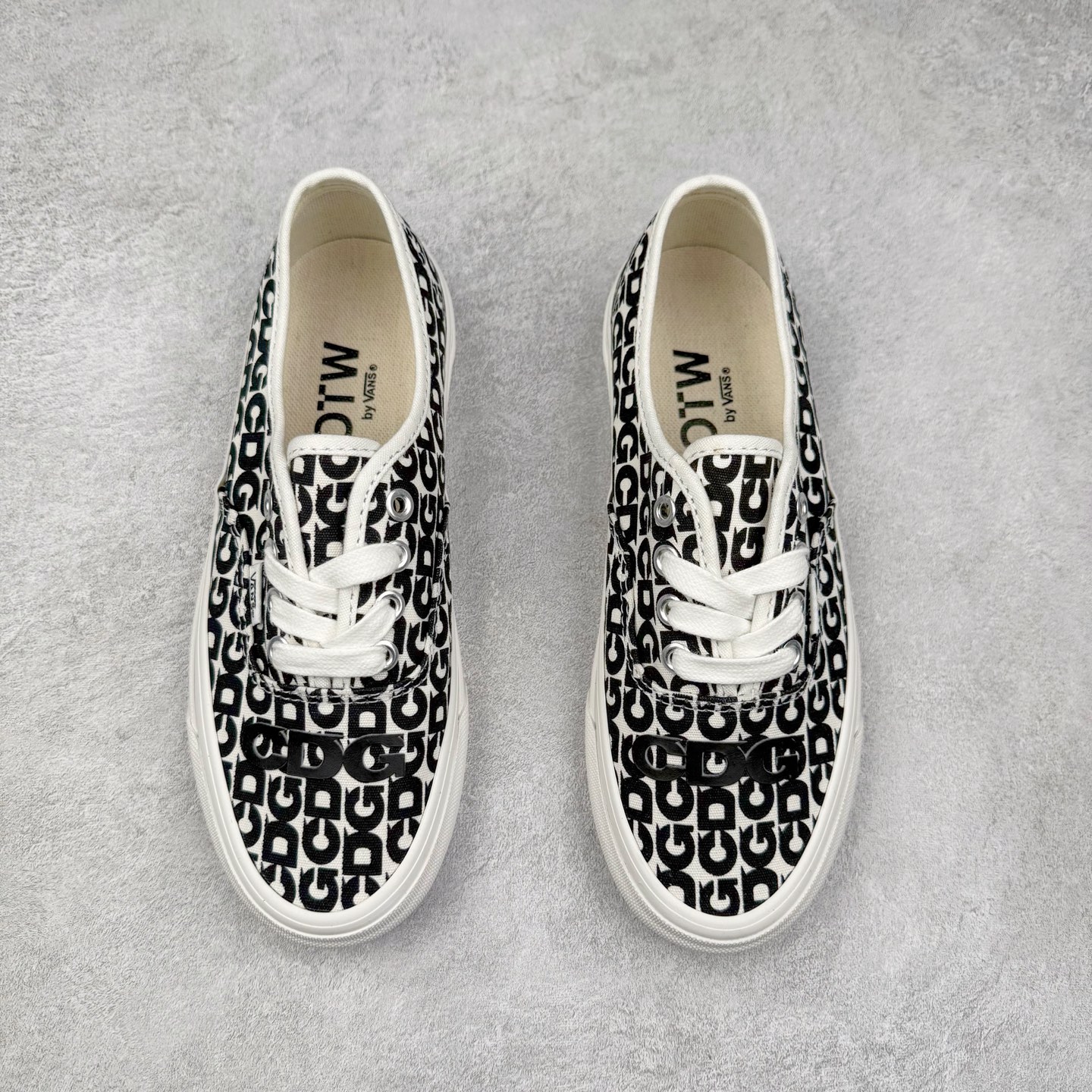 Comme des Garcons x Vans Authentic CDG Logo 川久保玲 低筒 休闲鞋 板鞋 滑板鞋 男鞋 女鞋 VN000EEUUY6