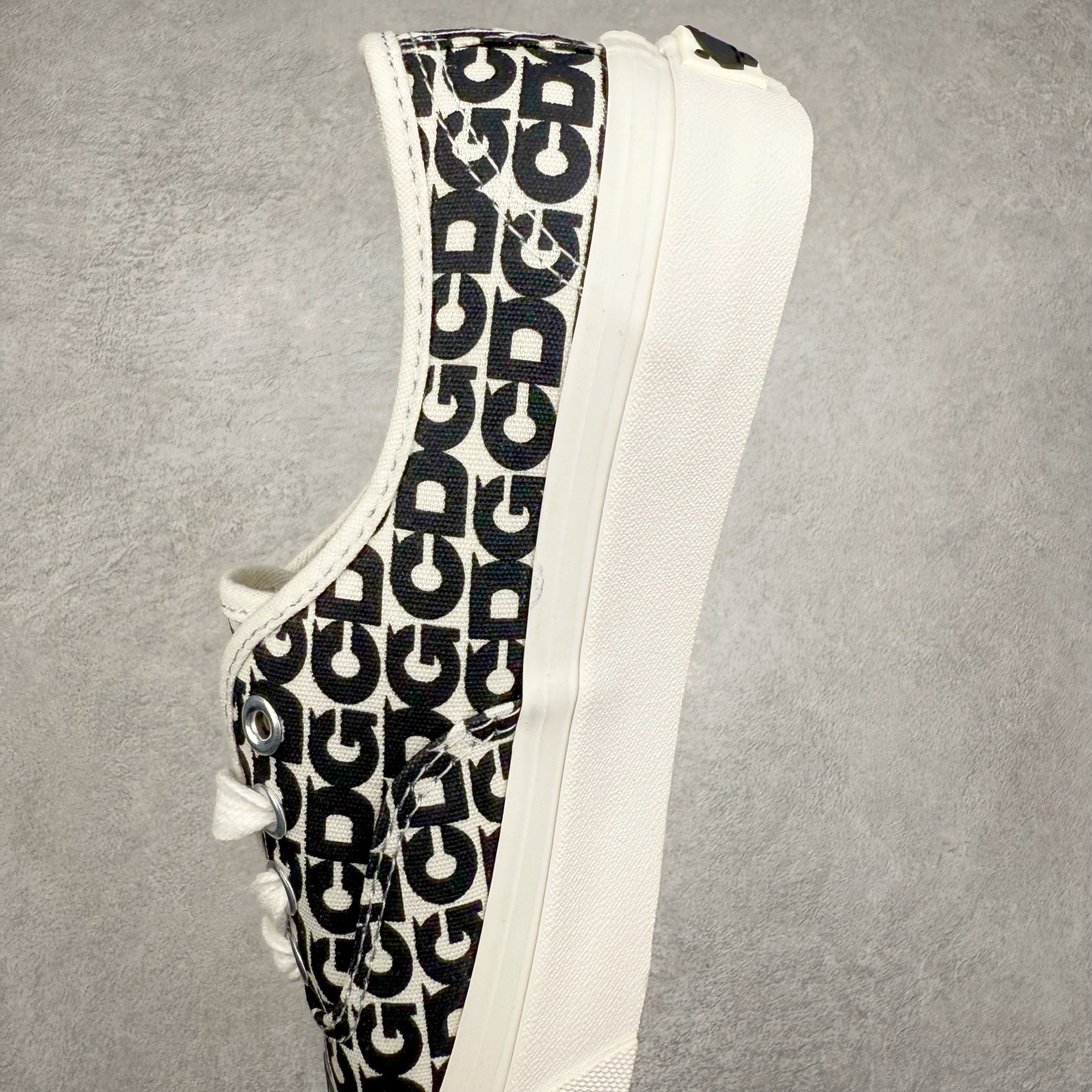 Comme des Garcons x Vans Authentic CDG Logo 川久保玲 低筒 休闲鞋 板鞋 滑板鞋 男鞋 女鞋 VN000EEUUY6