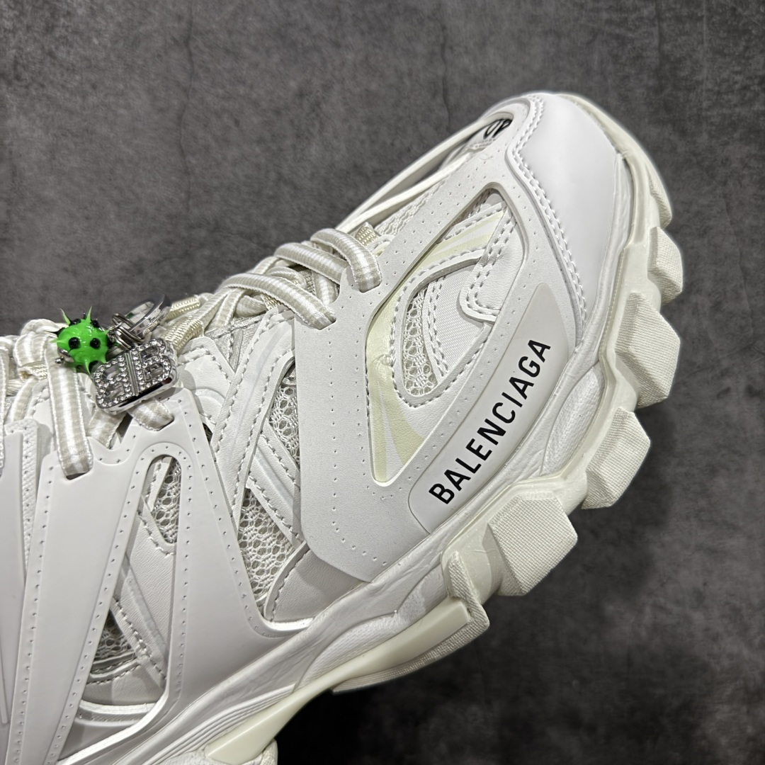 Balenciaga 巴黎世家 Track 3.0 舒适百搭 老爹鞋 运动 复古板鞋 休闲鞋 男鞋 女鞋 挂饰款 白色 542023WTRHM900