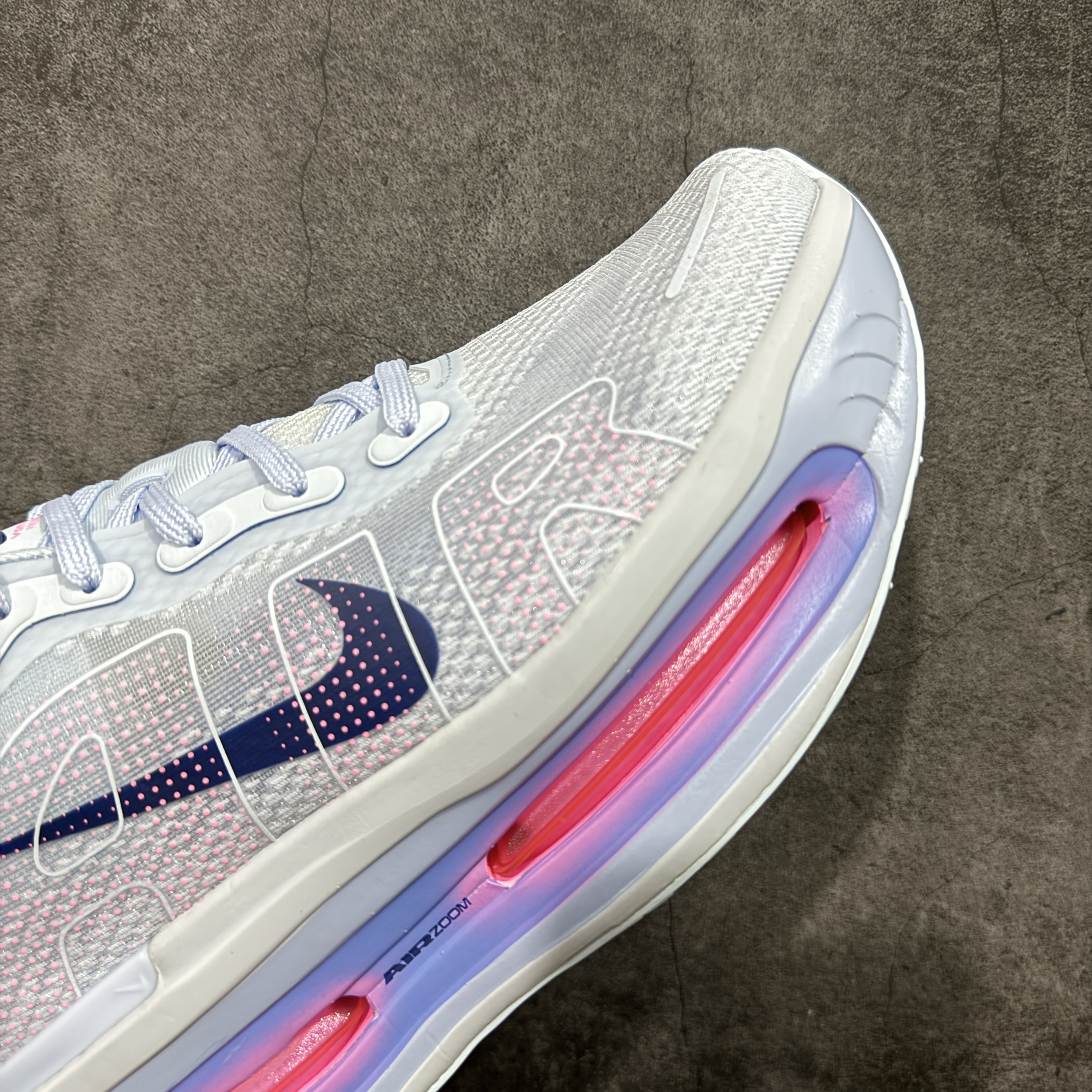 Nike Vomero Premium 低筒 超临界发泡 气垫 百搭舒适耐磨  休闲跑步鞋 男款 紫粉 HM5973-400