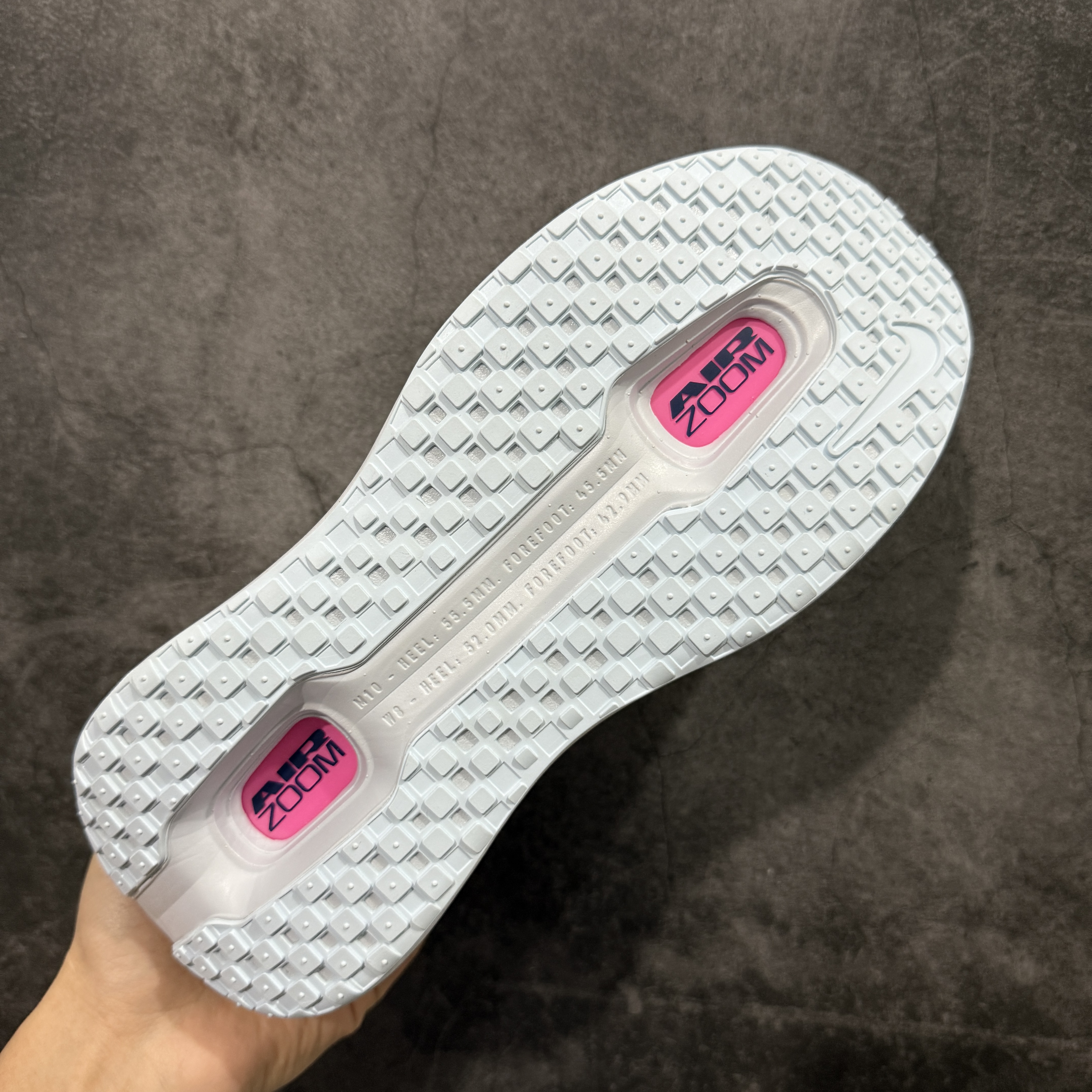 Nike Vomero Premium 低筒 超临界发泡 气垫 百搭舒适耐磨  休闲跑步鞋 男款 紫粉 HM5973-400