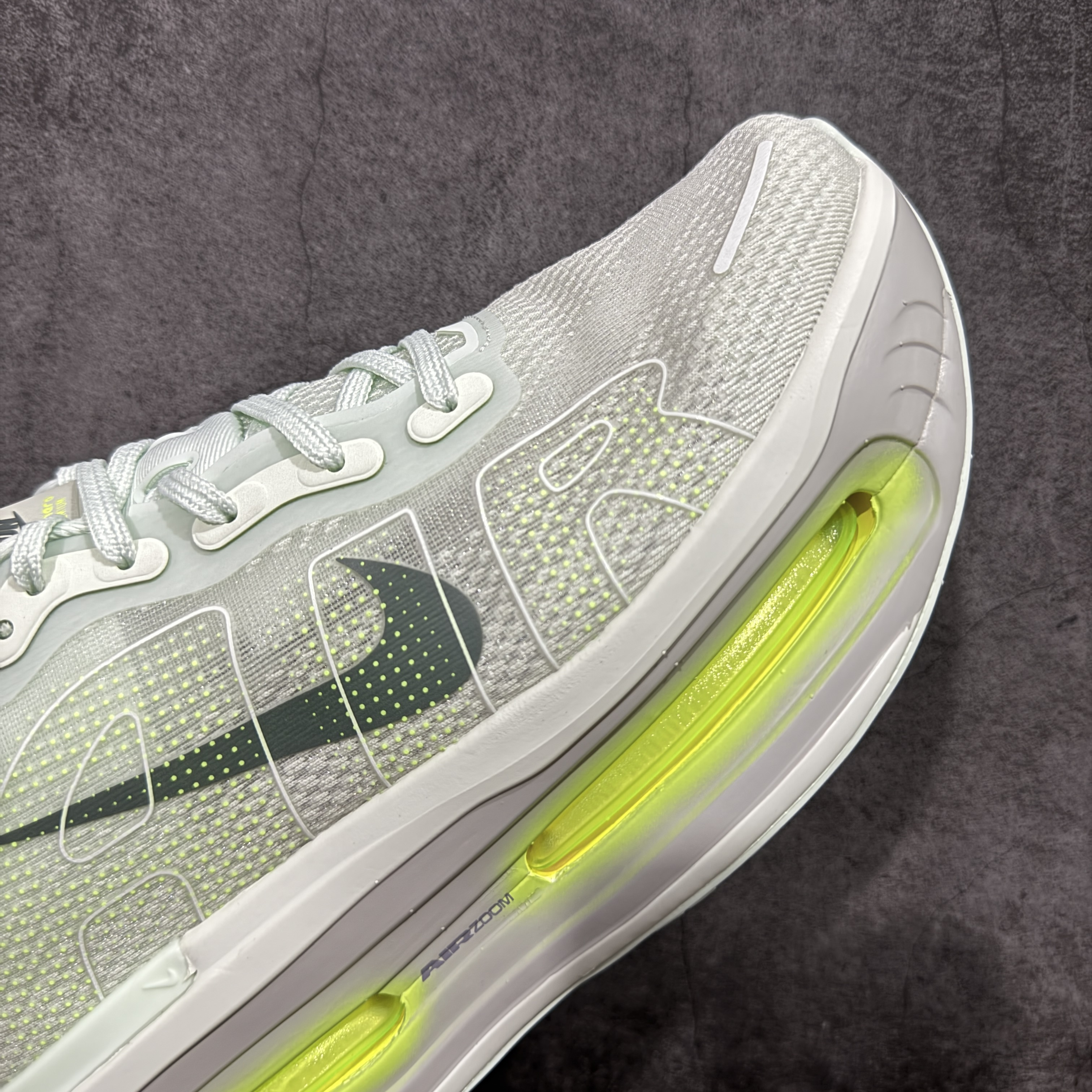 Nike Vomero Premium 低筒 超临界发泡 气垫 百搭舒适耐磨  休闲跑步鞋 男款 青绿 HQ2050-300