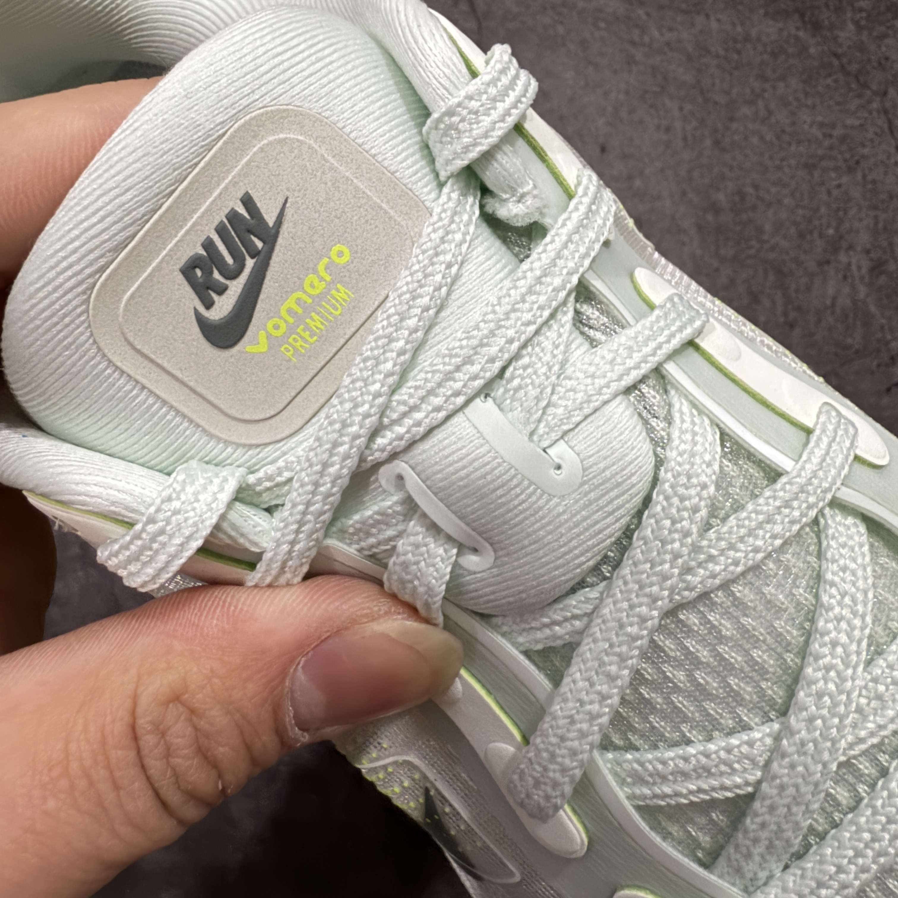 Nike Vomero Premium 低筒 超临界发泡 气垫 百搭舒适耐磨  休闲跑步鞋 男款 青绿 HQ2050-300