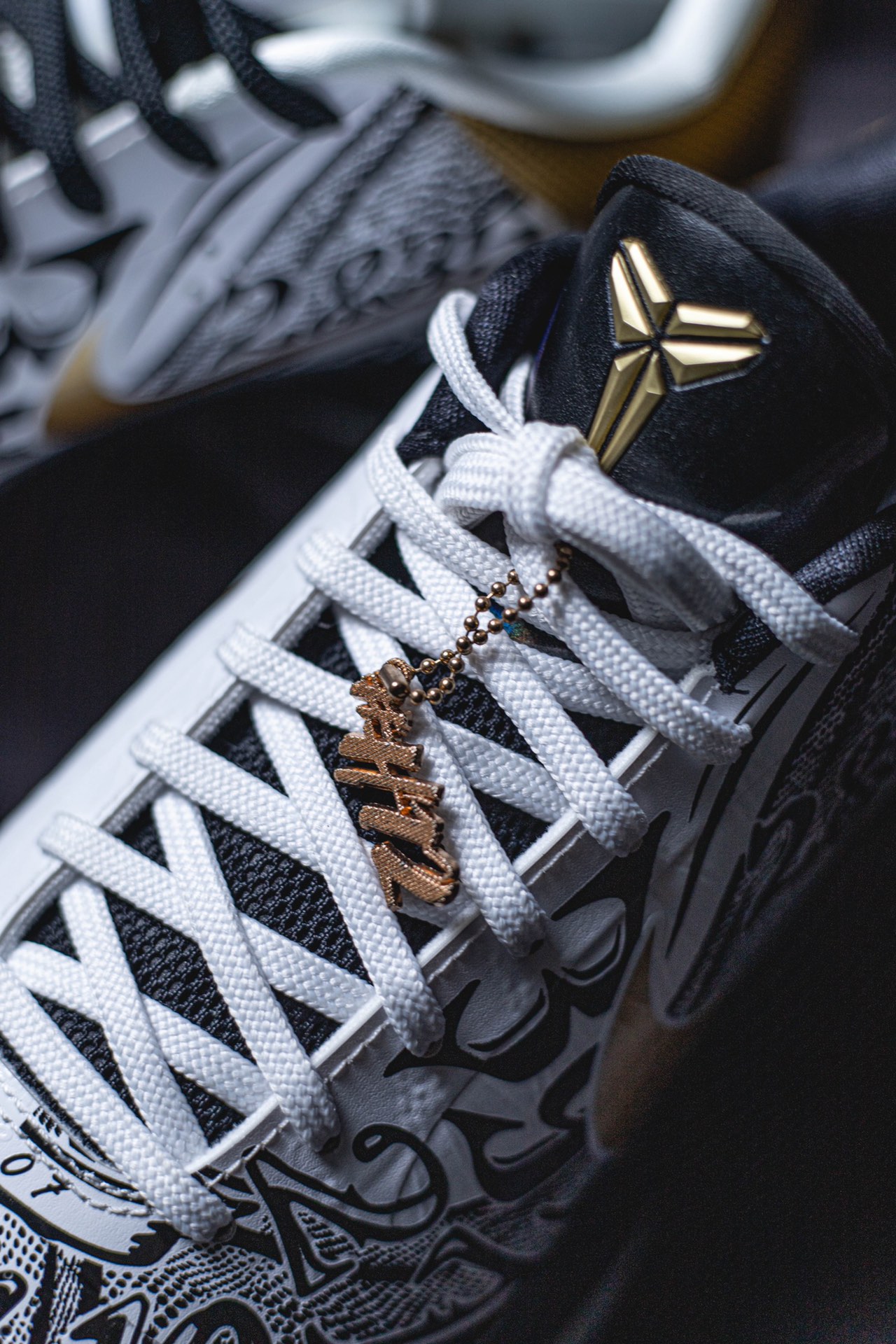 H12/Godkiller Kobe5   科比 5 前掌气垫 后掌EVA 籃球鞋 球鞋 實戰鞋 真碳板 波鞋 黑白阴阳