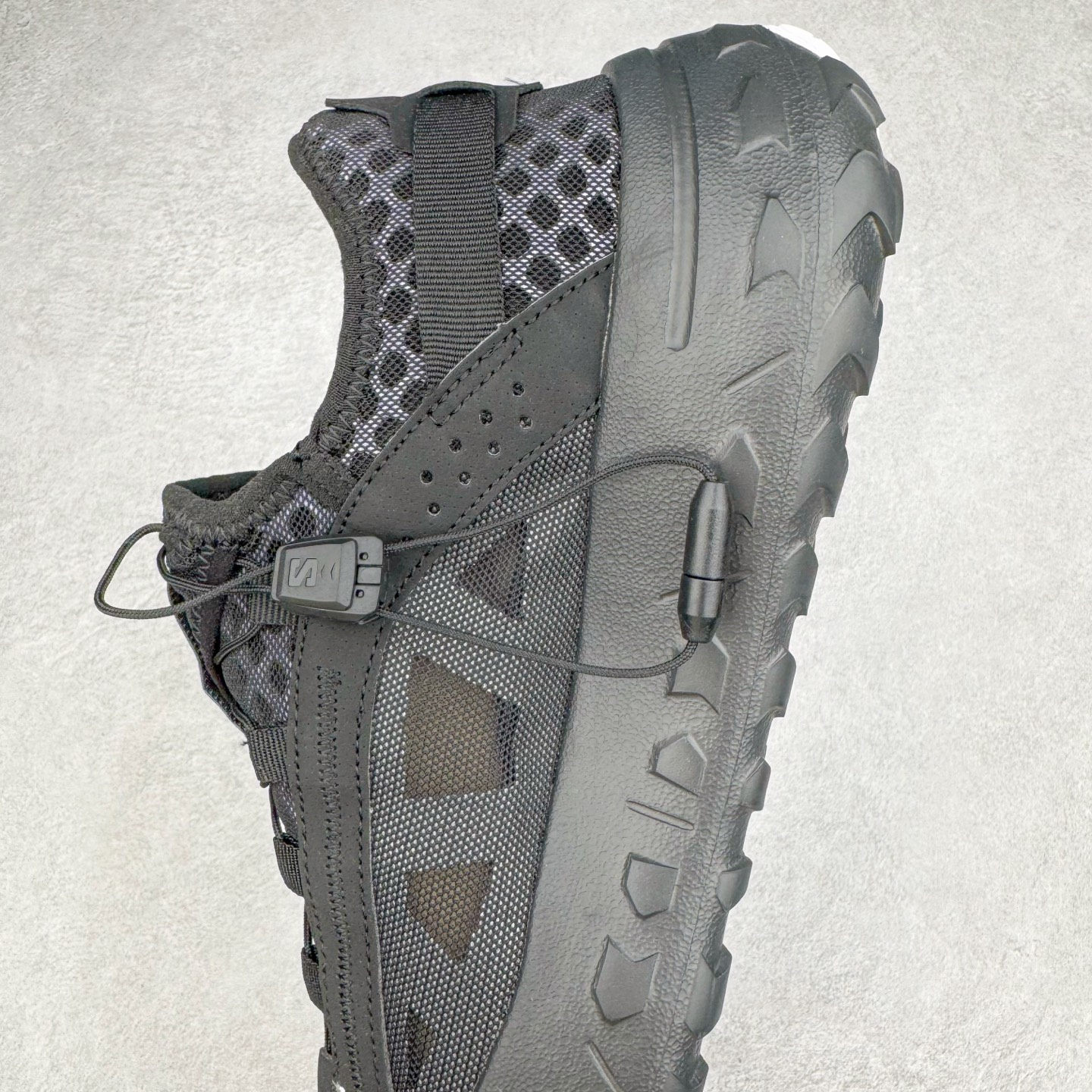 SALOMON SOLAMPHIBIAN 织物 萨洛蒙  低筒 水陆两栖 减震防滑 户外 跑步鞋 运动鞋 登山 男鞋 女鞋  波鞋（版型偏小一码）黑色 478148