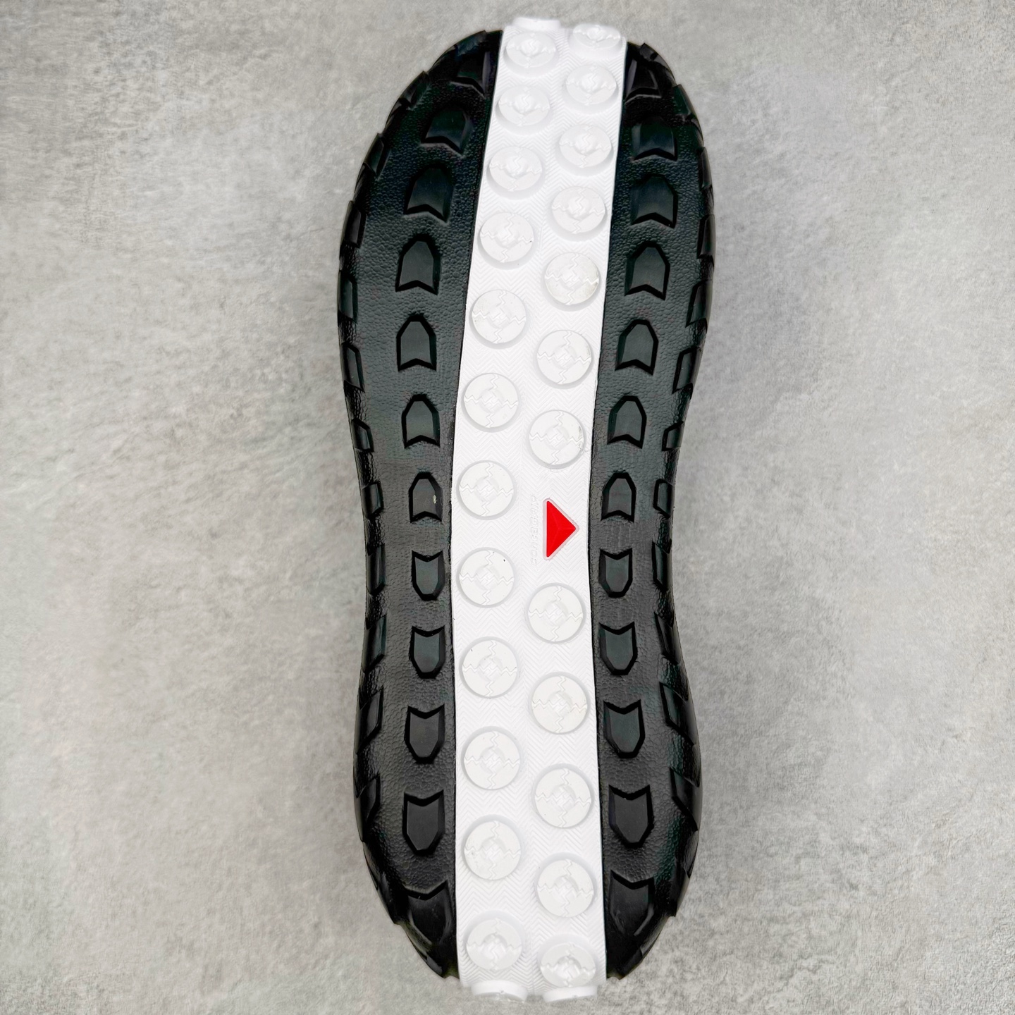 SALOMON SOLAMPHIBIAN 织物 萨洛蒙  低筒 水陆两栖 减震防滑 户外 跑步鞋 运动鞋 登山 男鞋 女鞋  波鞋（版型偏小一码）黑色 478148