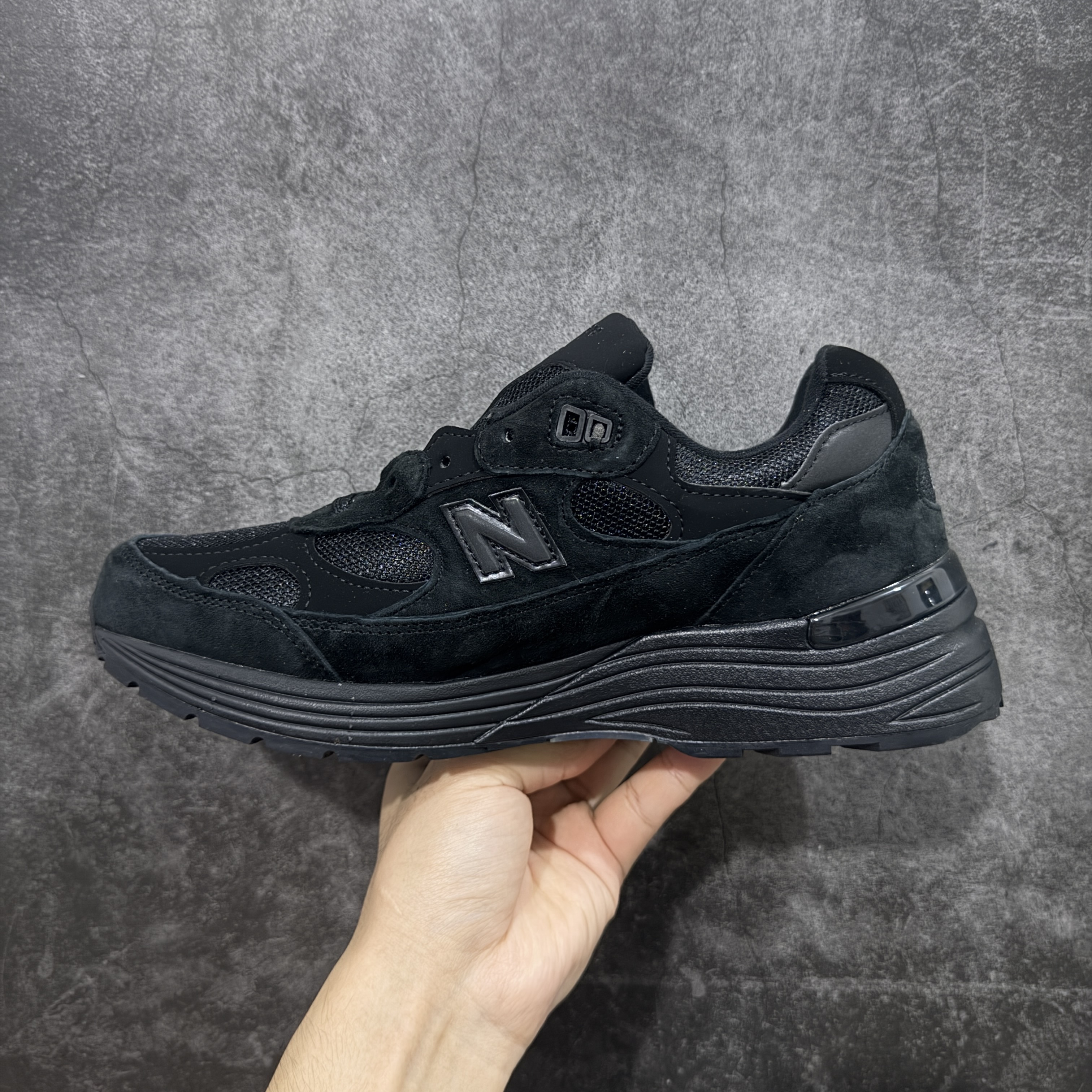 新版   New Balance 992 低筒 复古跑鞋 休闲鞋 运动鞋 男鞋 女鞋 纯黑 M992EA