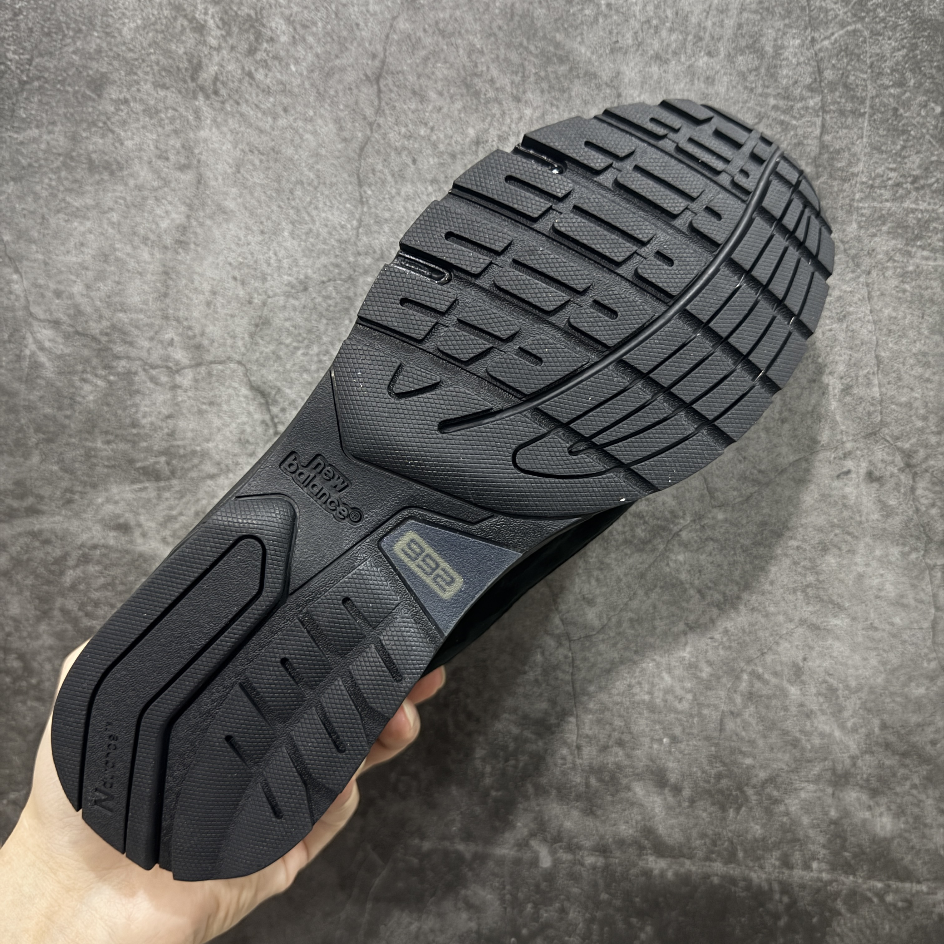 新版   New Balance 992 低筒 复古跑鞋 休闲鞋 运动鞋 男鞋 女鞋 纯黑 M992EA