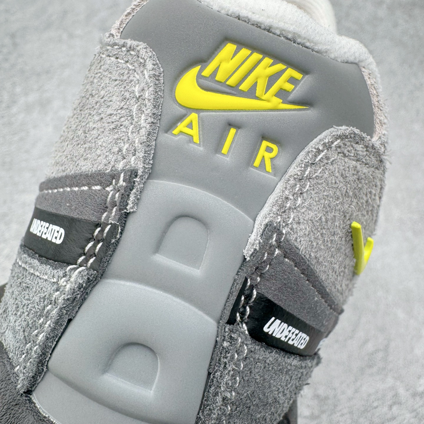 升级最终版UNDEFEATED Nike Air Max 95  低筒 网布防滑 运动鞋 休闲鞋 球鞋 男鞋 波鞋 纽约限定 联名灰绿 IB4523-004 