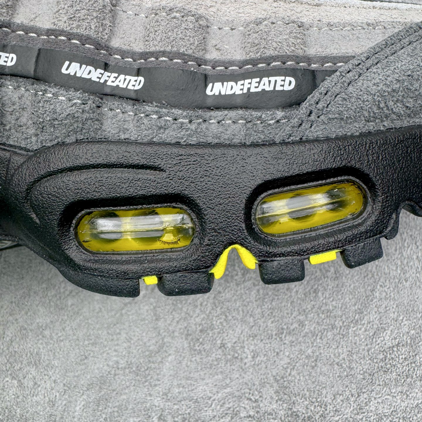 升级最终版UNDEFEATED Nike Air Max 95  低筒 网布防滑 运动鞋 休闲鞋 球鞋 男鞋 波鞋 纽约限定 联名灰绿 IB4523-004 