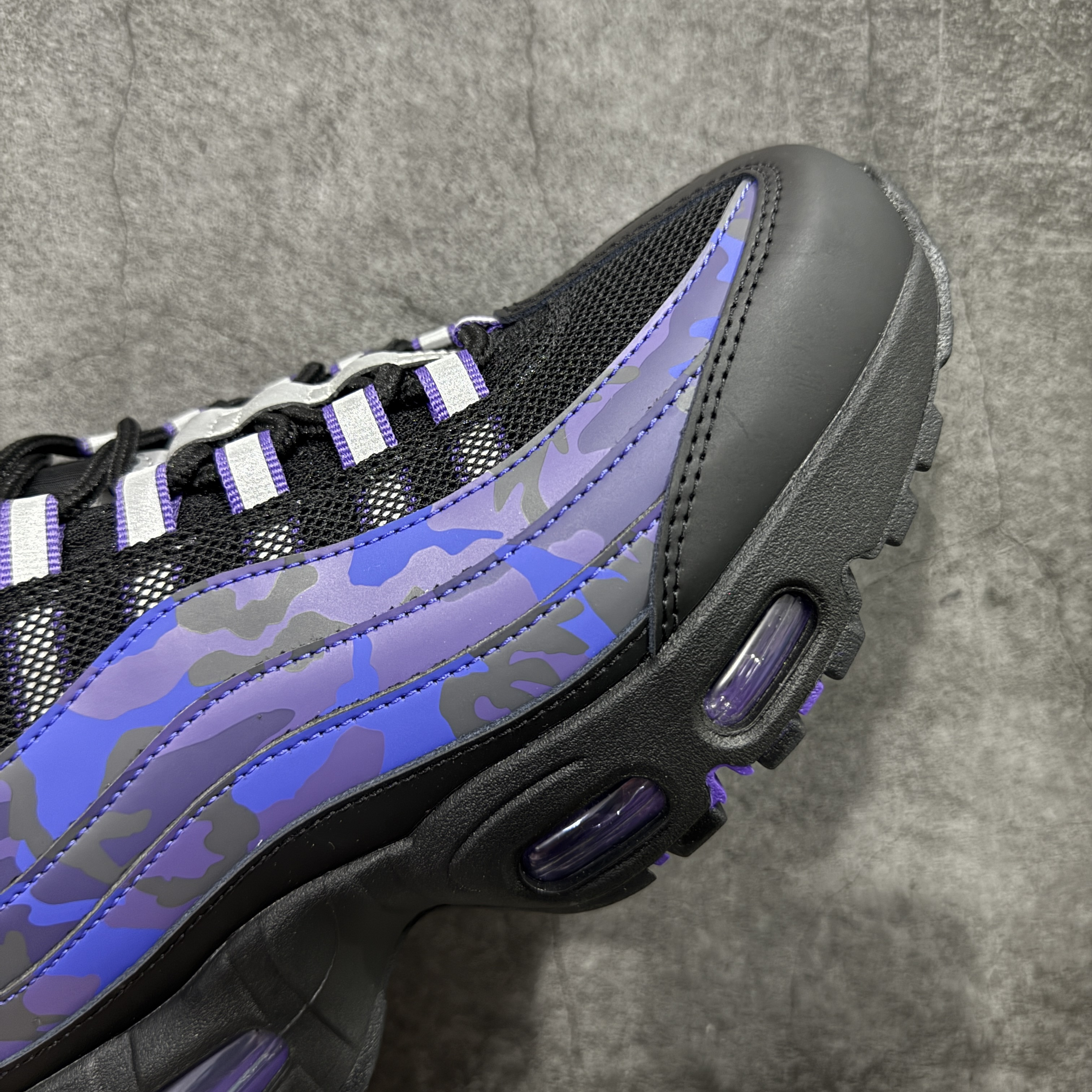 升级最终版UNDEFEATED Nike Air Max 95 低筒 网布防滑 运动鞋 休闲鞋 球鞋 男鞋 波鞋 迷彩黑紫  HQ1973-500