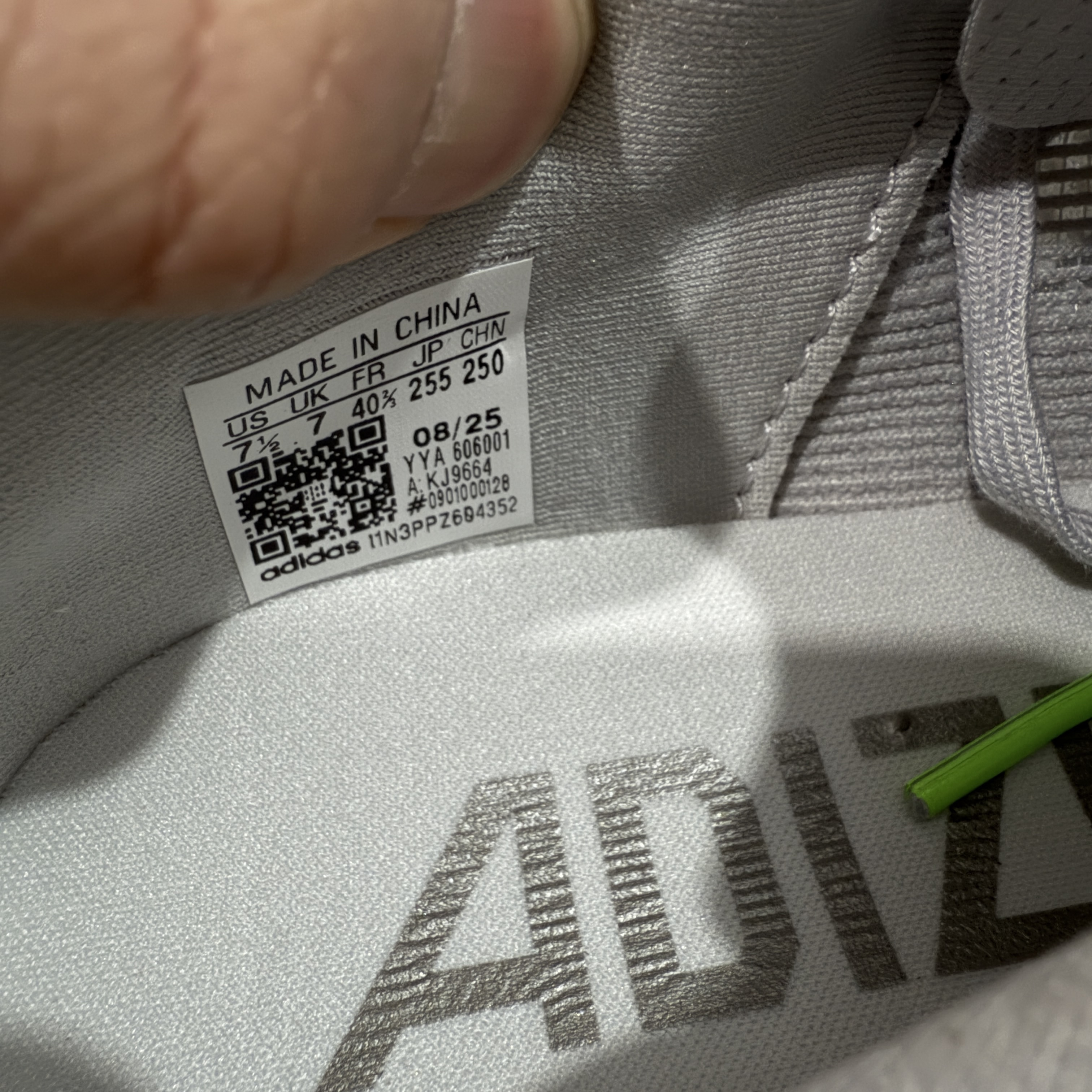 内置碳板 Adidas Adizero Evo SL 低筒 舒适百搭 防滑耐磨 马拉松 训练竞速 跑步鞋 女款 男款 波鞋 灰银 KJ9664