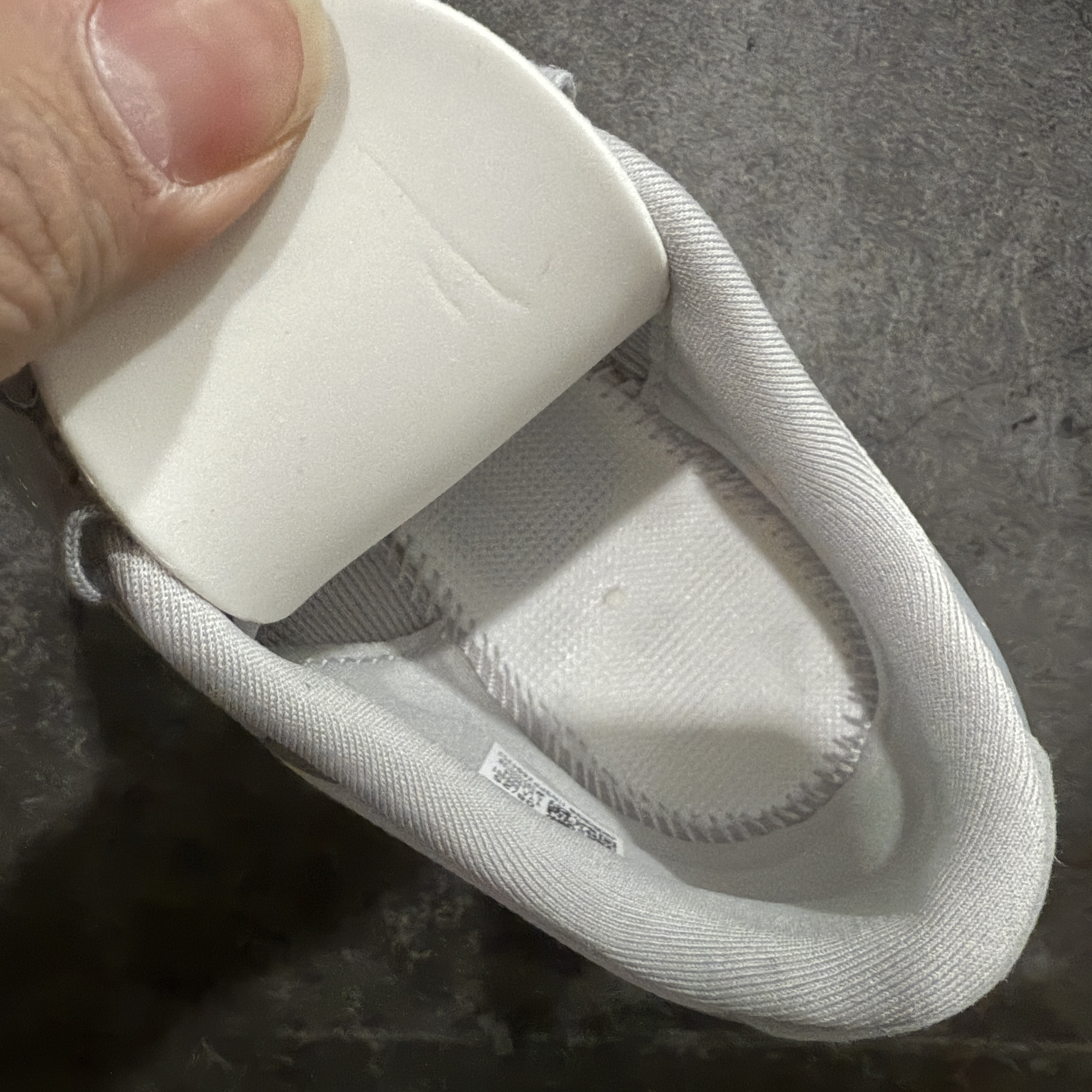 内置碳板 Adidas Adizero Evo SL 低筒 舒适百搭 防滑耐磨 马拉松 训练竞速 跑步鞋 女款 男款 波鞋 灰银 KJ9664