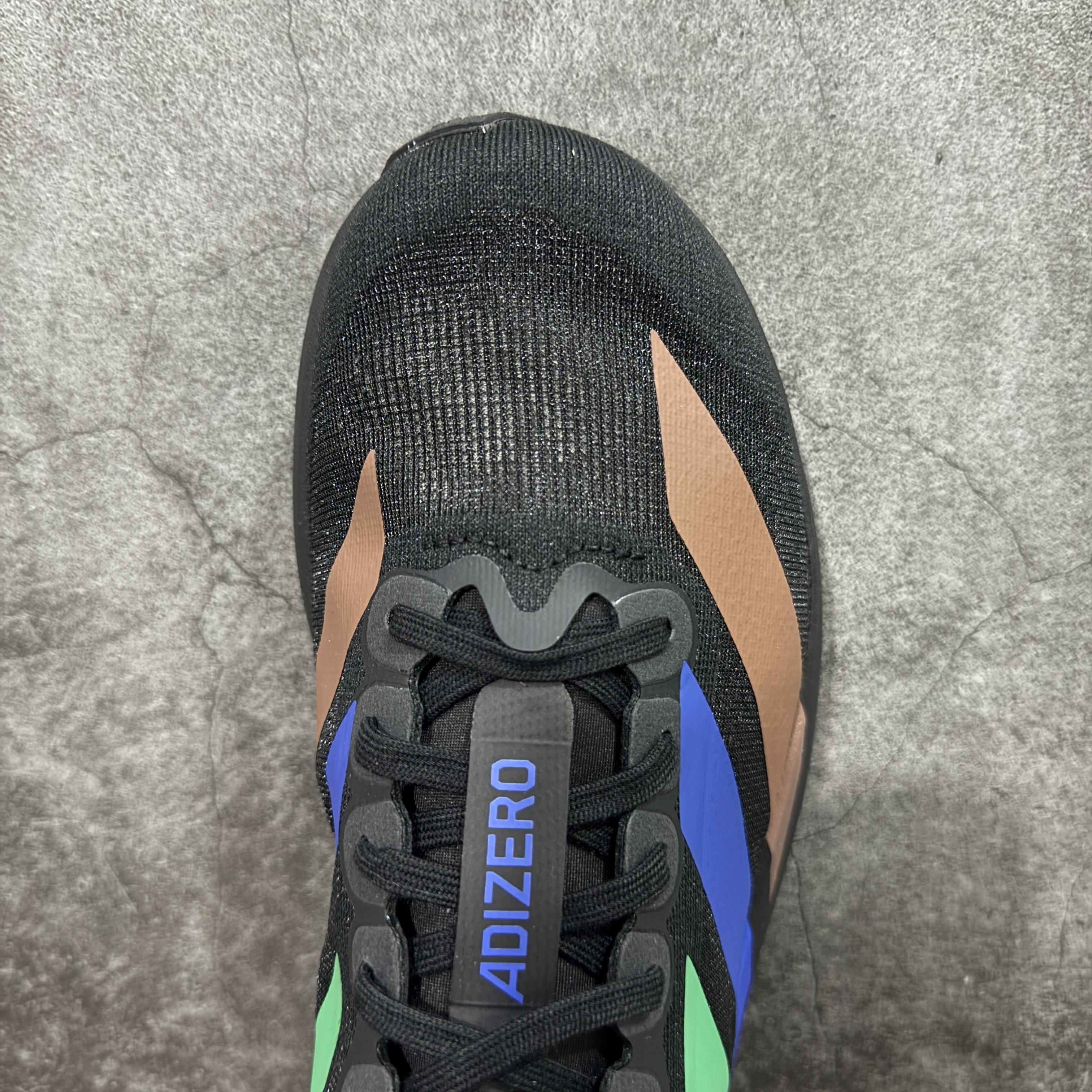 内置碳板 Adidas Adizero Evo SL 低筒 舒适百搭 防滑耐磨 马拉松 训练竞速 跑步鞋 女款 男款 波鞋 黑色绿蓝棕 KI3392