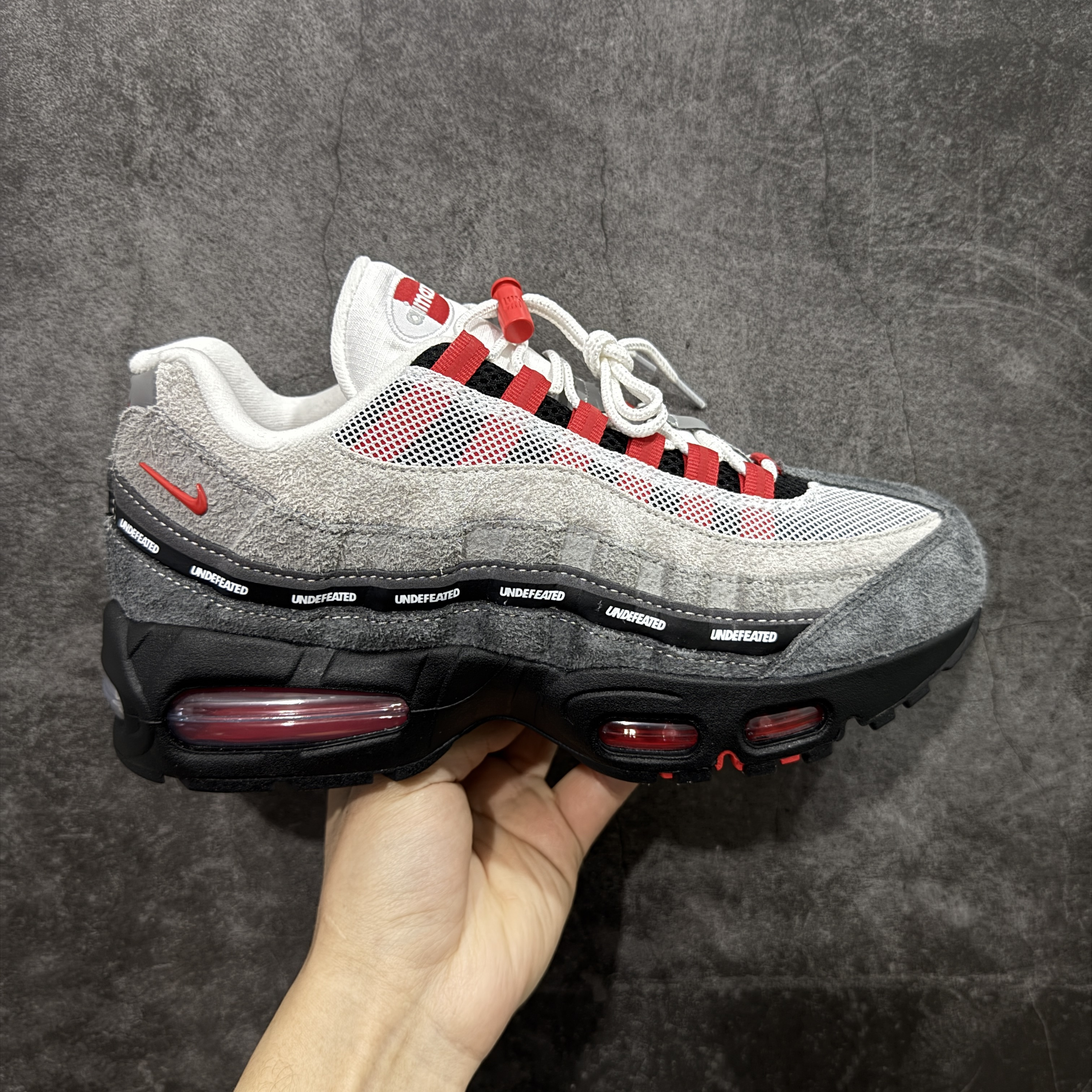 升级最终版UNDEFEATED Nike Air Max 95 低筒 网布防滑 运动鞋 休闲鞋 球鞋 男鞋 波鞋 灰红 IB4523-003