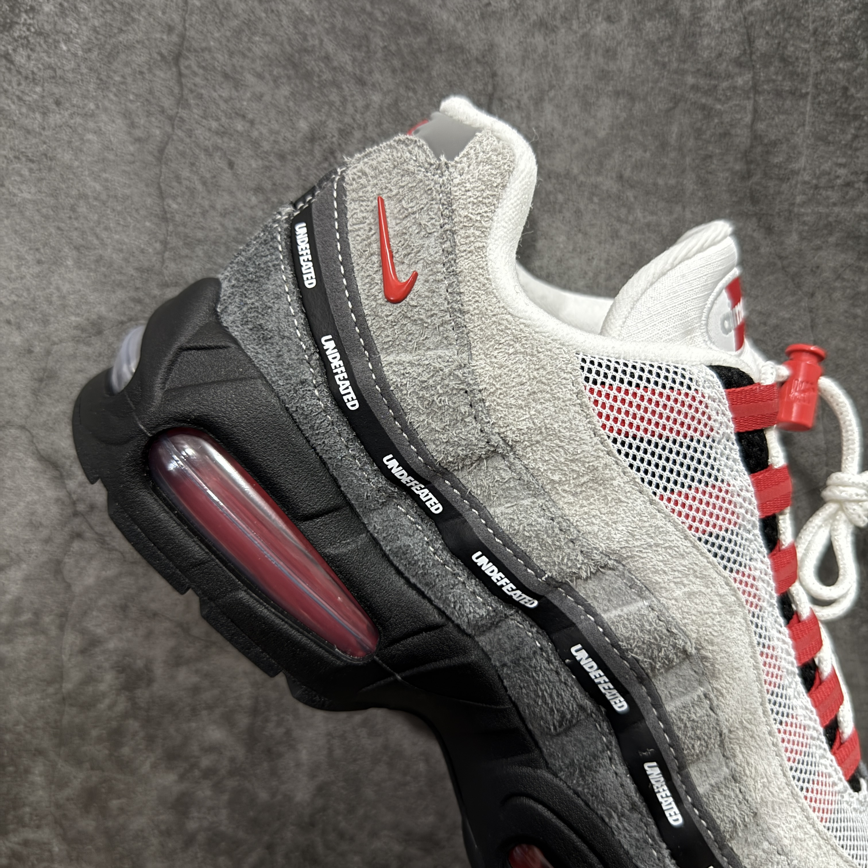 升级最终版UNDEFEATED Nike Air Max 95 低筒 网布防滑 运动鞋 休闲鞋 球鞋 男鞋 波鞋 灰红 IB4523-003