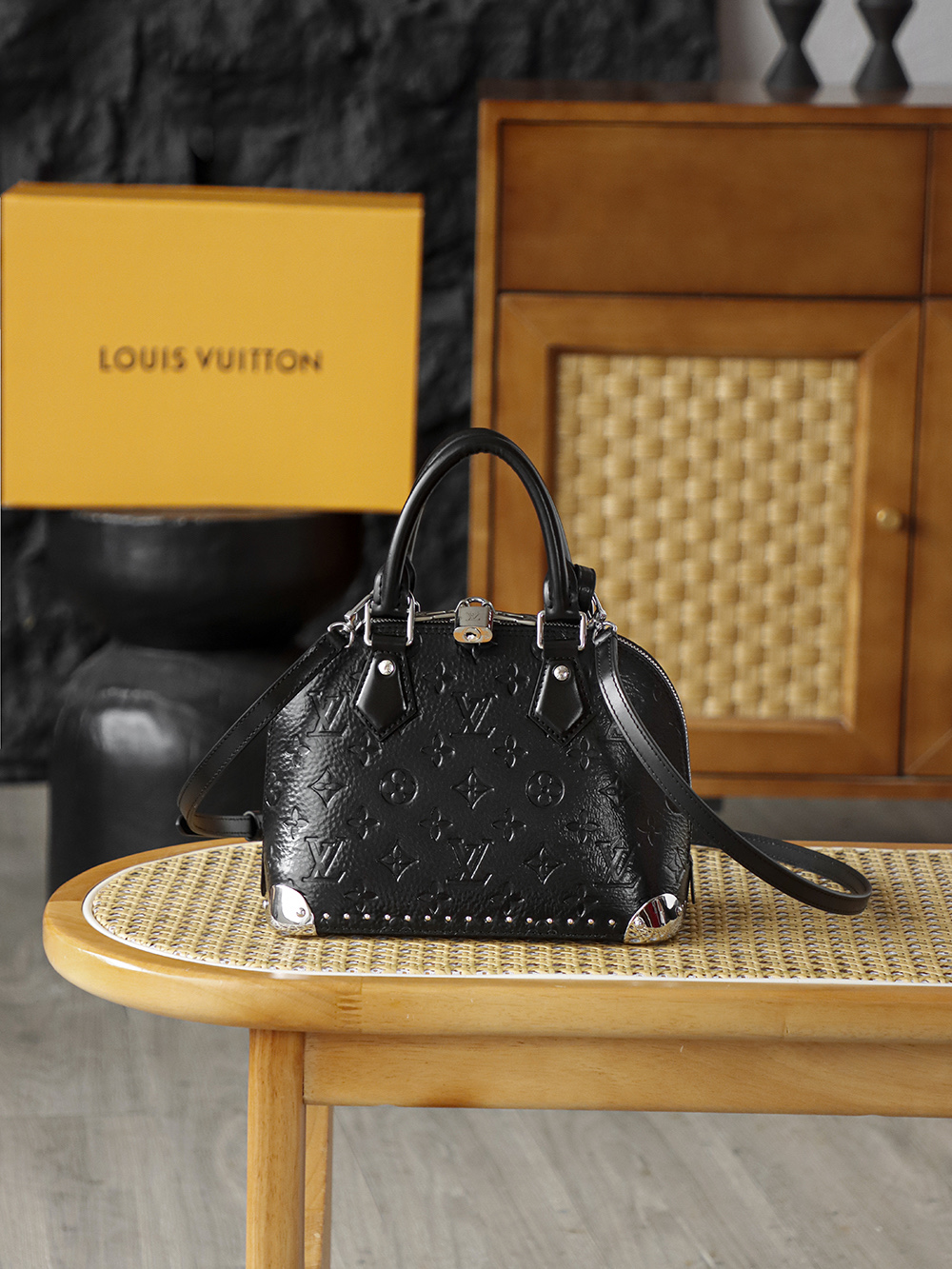 AS LOUIS VUITTON AlmaTrunk BB 全钢五金 经典老花 印花 锁扣 涂层帆布  单肩手提 贝壳包  小号黑色A2 M27812