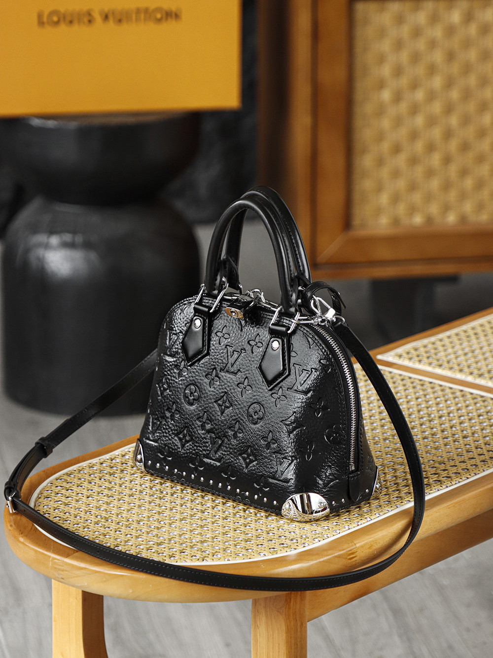 AS LOUIS VUITTON AlmaTrunk BB 全钢五金 经典老花 印花 锁扣 涂层帆布  单肩手提 贝壳包  小号黑色A2 M27812