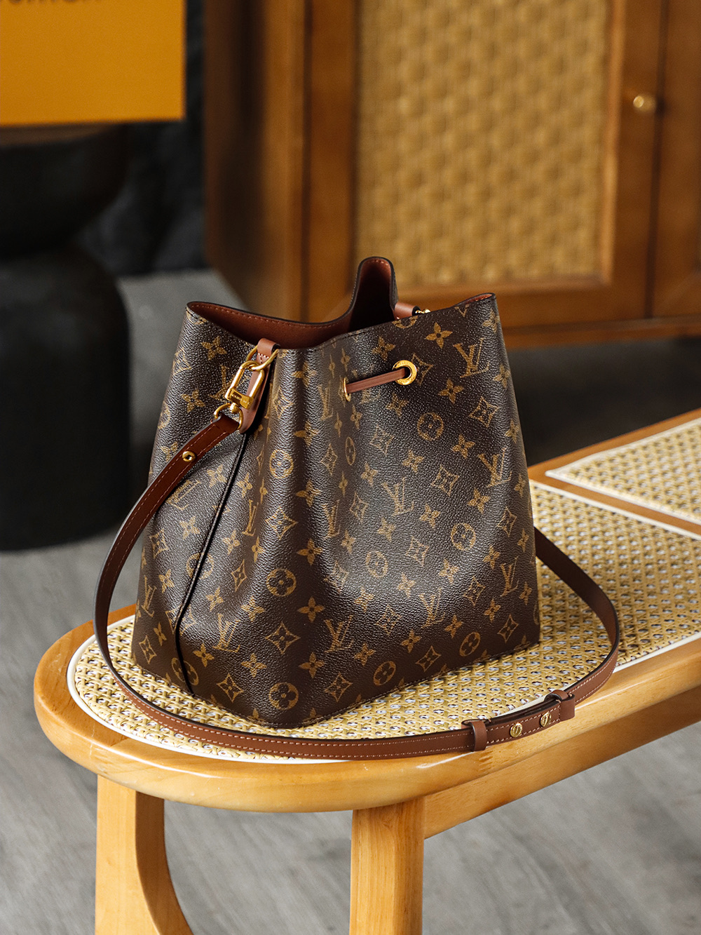 AS LOUIS VUITTON NÉONOÉ MM 全钢五金 经典老花 印花 拉链 涂层帆布  水桶包 棕色A0 M44887