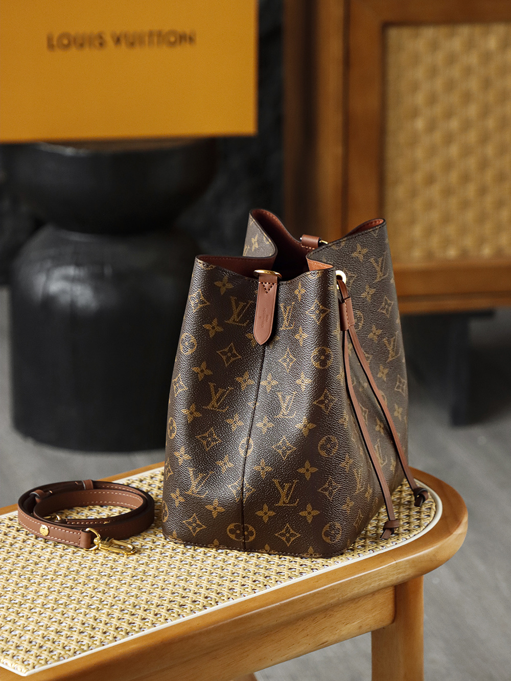 AS LOUIS VUITTON NÉONOÉ MM 全钢五金 经典老花 印花 拉链 涂层帆布  水桶包 棕色A0 M44887