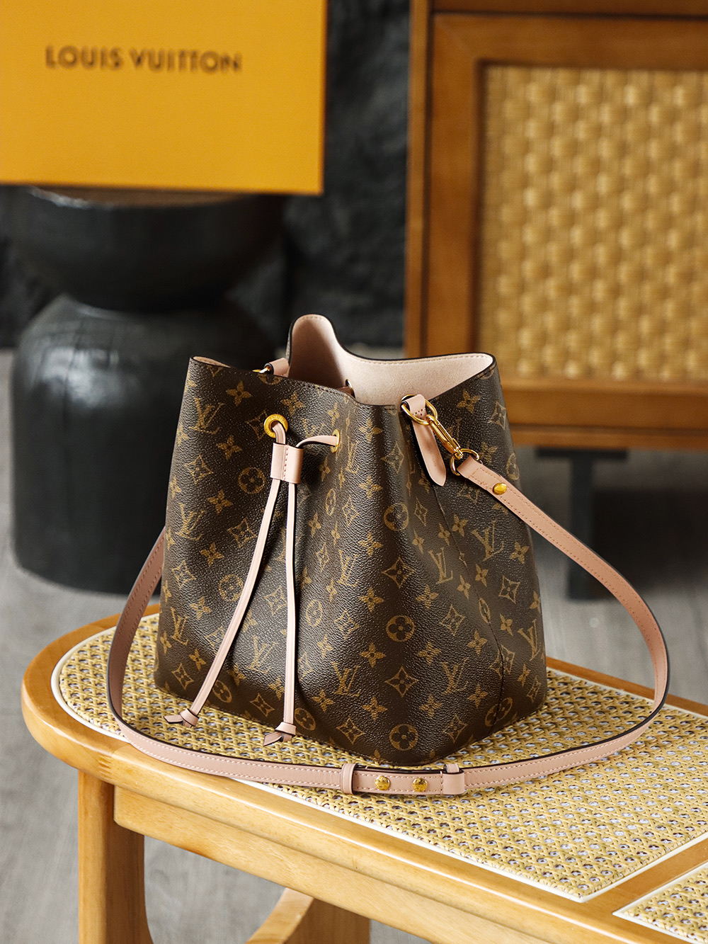 AS LOUIS VUITTON NÉONOÉ MM 全钢五金 经典老花 印花 拉链 涂层帆布  水桶包 棕色A0 M44022