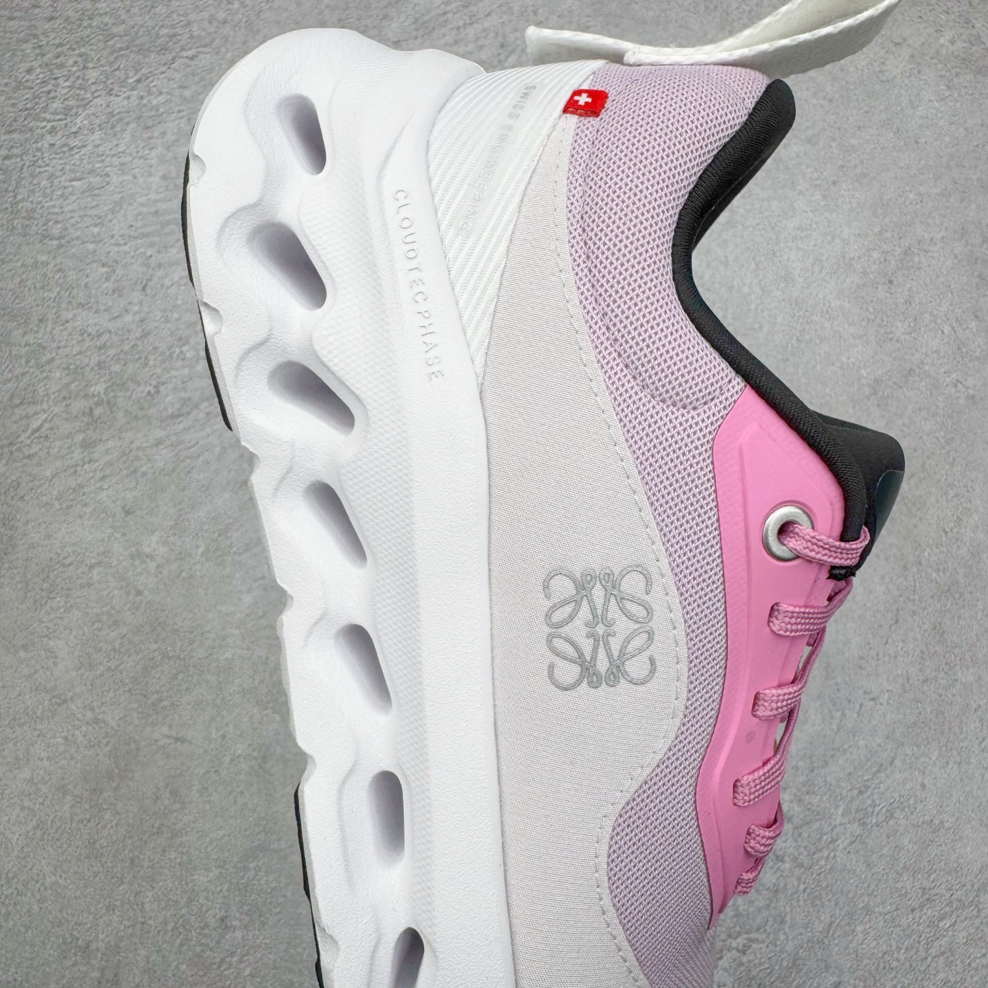 On昂跑 LOEWE x On Cloudtilt 2.0 低筒 时尚舒适防滑耐磨  波鞋 跑步鞋 女款男款  粉色 M929282X17-7137