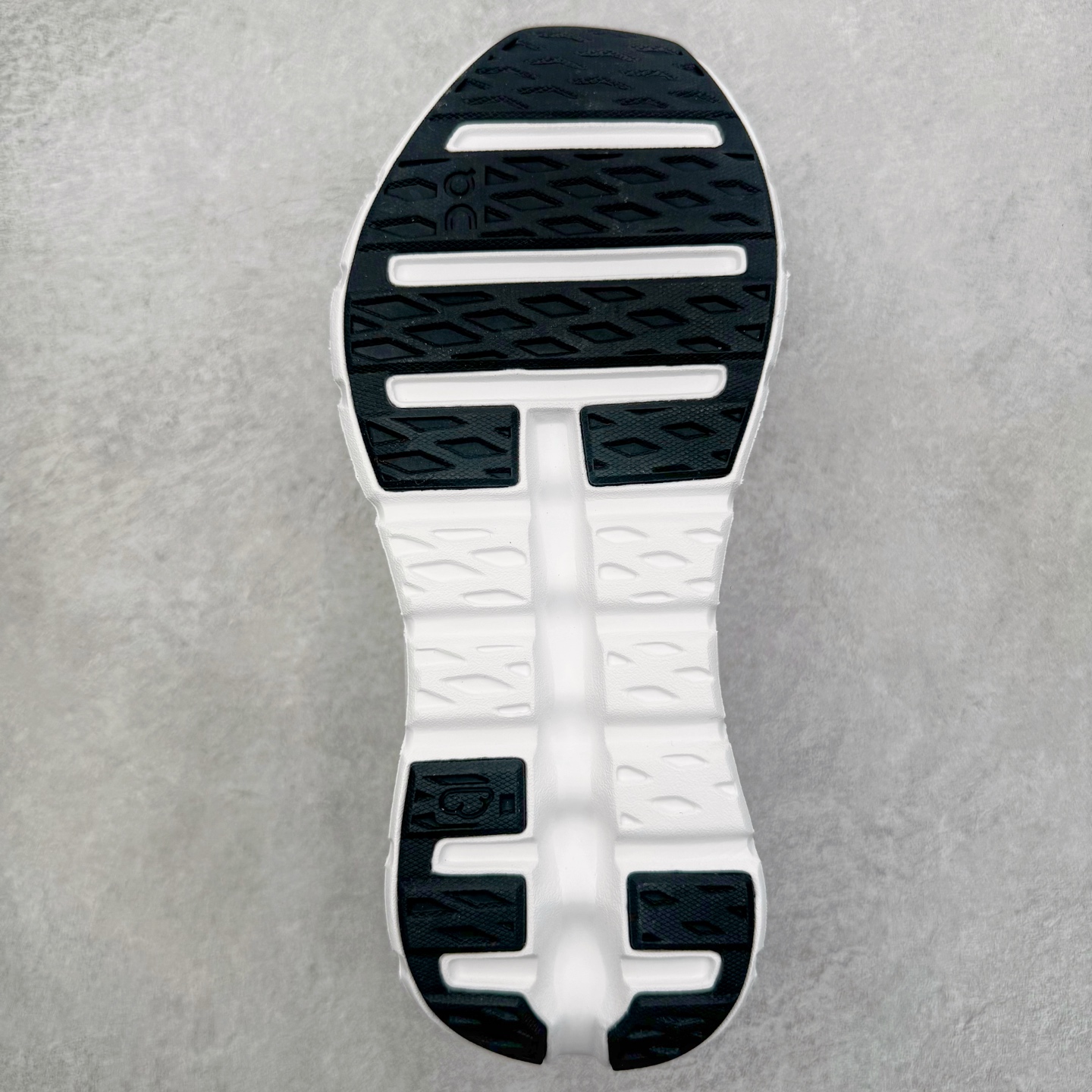 On昂跑 LOEWE x On Cloudtilt 2.0 低筒 时尚舒适防滑耐磨  波鞋 跑步鞋 女款男款  粉色 M929282X17-7137