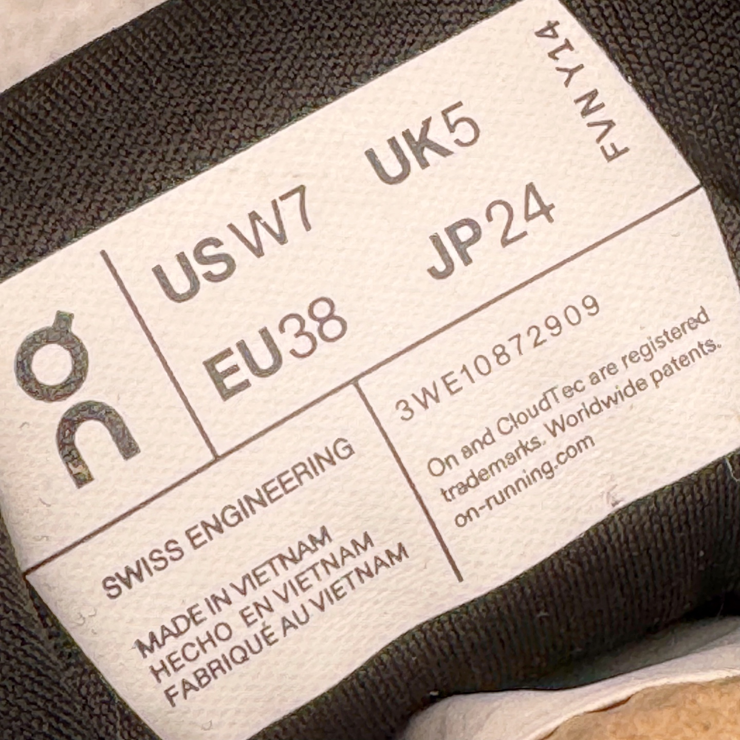 On昂跑 LOEWE x On Cloudtilt 2.0 低筒 时尚舒适防滑耐磨  波鞋 跑步鞋 女款男款  粉色 M929282X17-7137