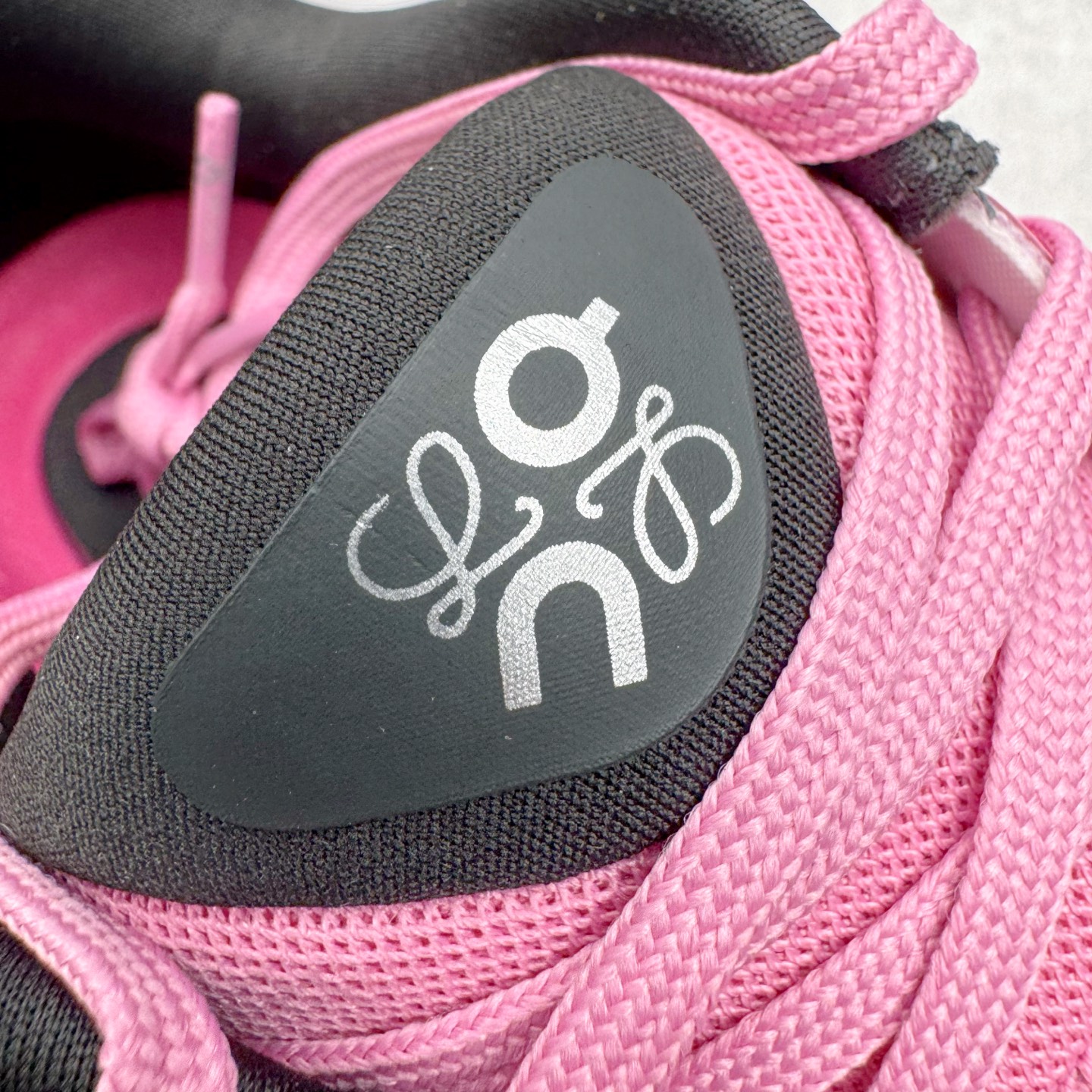 On昂跑 LOEWE x On Cloudtilt 2.0 低筒 时尚舒适防滑耐磨  波鞋 跑步鞋 女款男款  粉色 M929282X17-7137