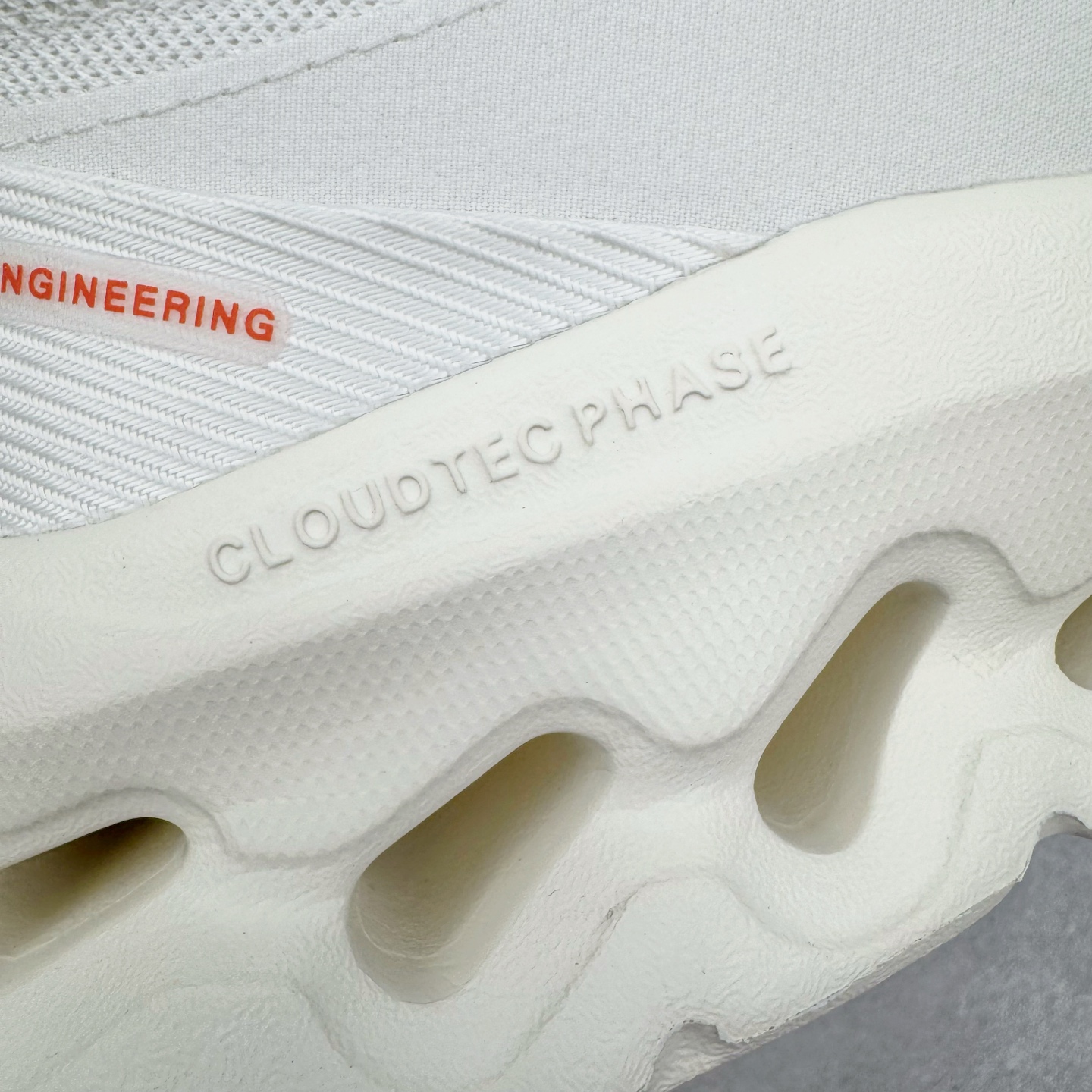 On昂跑 LOEWE x On Cloudtilt 2.0 低筒 时尚舒适防滑耐磨  波鞋 跑步鞋 女款男款  白橙色B0 M929282X30-2109