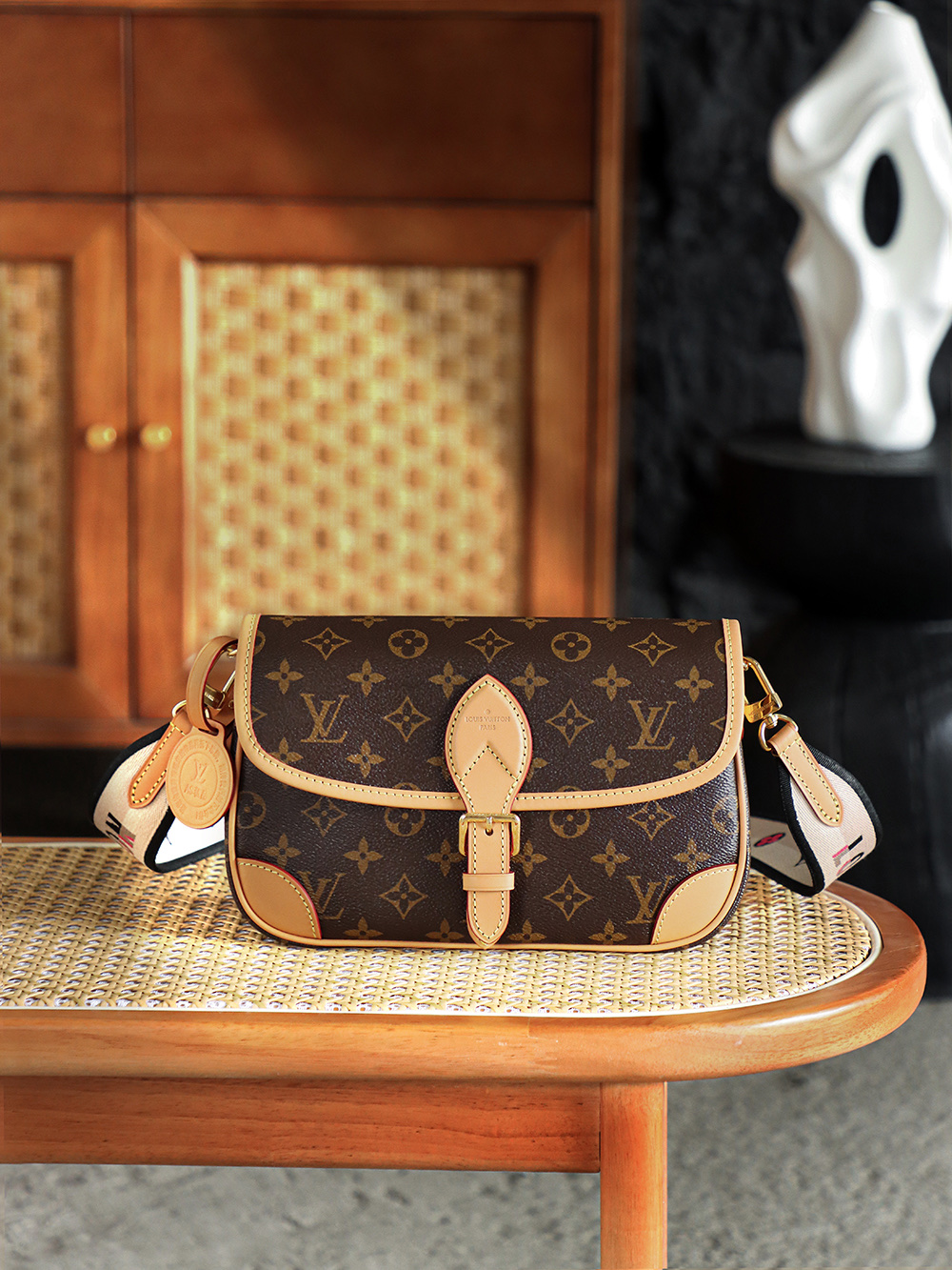 AS LOUIS VUITTON Diane 全钢五金 经典老花 印花 拉链 涂层帆布 法棍 单肩包 棕色A0 M45985