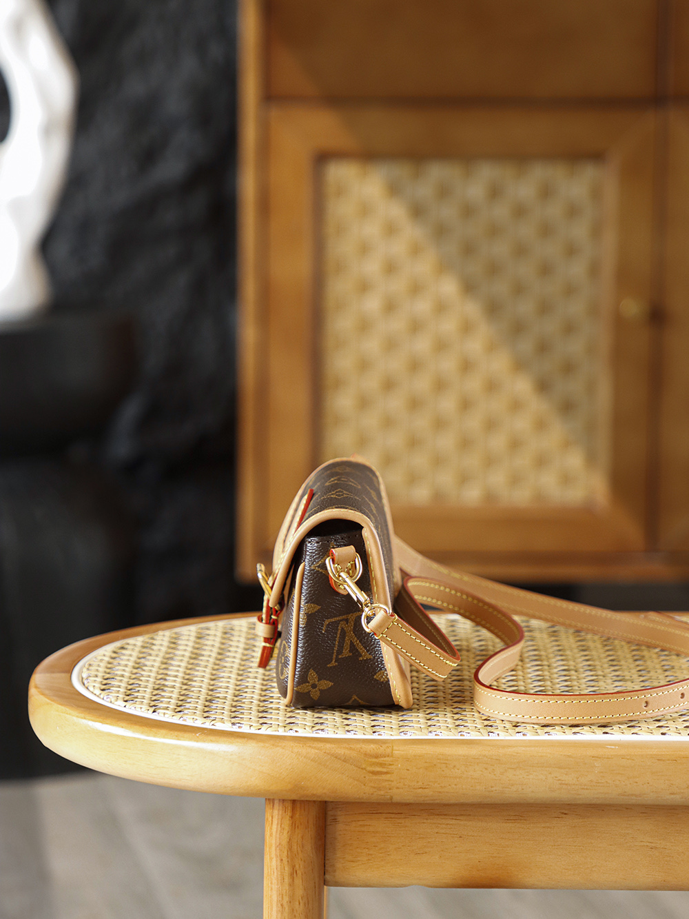 AS LOUIS VUITTON NANO DIANE  全钢五金 经典老花 印花 拉链 涂层帆布 斜挎单肩包 棕色A0 M83298