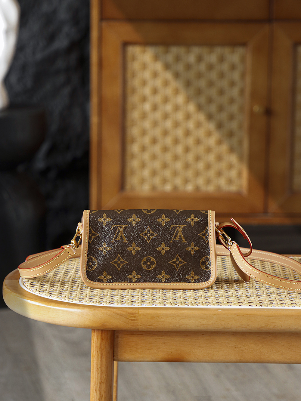 AS LOUIS VUITTON NANO DIANE  全钢五金 经典老花 印花 拉链 涂层帆布 斜挎单肩包 棕色A0 M83298