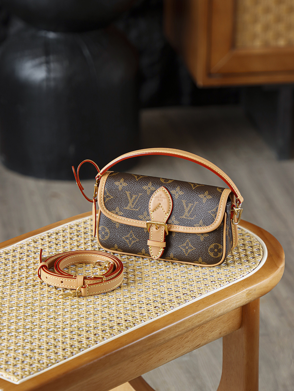 AS LOUIS VUITTON NANO DIANE  全钢五金 经典老花 印花 拉链 涂层帆布 斜挎单肩包 棕色A0 M83298