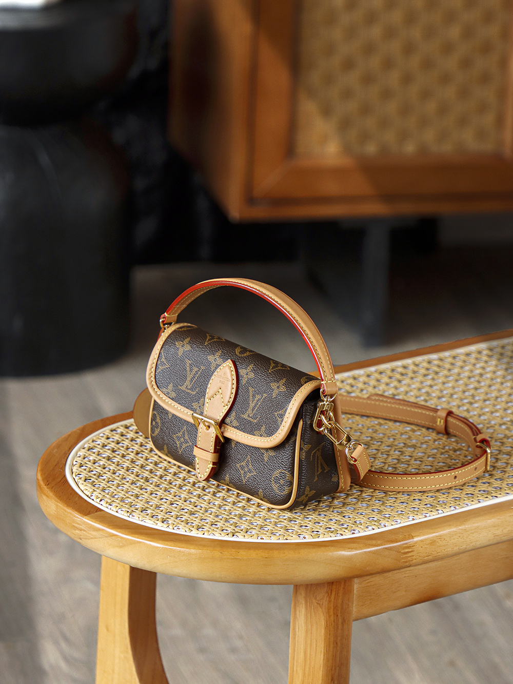 AS LOUIS VUITTON NANO DIANE  全钢五金 经典老花 印花 拉链 涂层帆布 斜挎单肩包 棕色A0 M83298