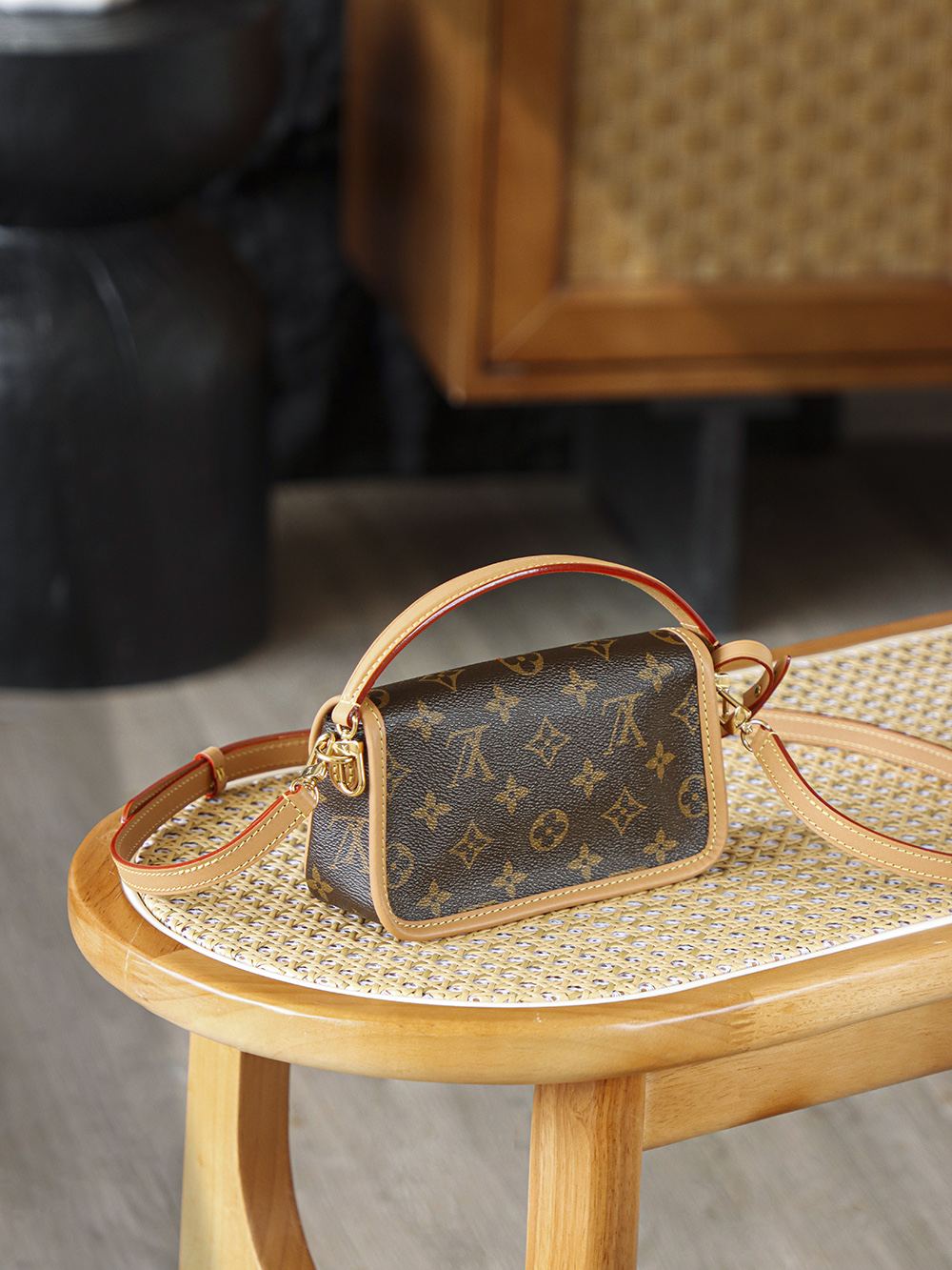 AS LOUIS VUITTON NANO DIANE  全钢五金 经典老花 印花 拉链 涂层帆布 斜挎单肩包 棕色A0 M83298