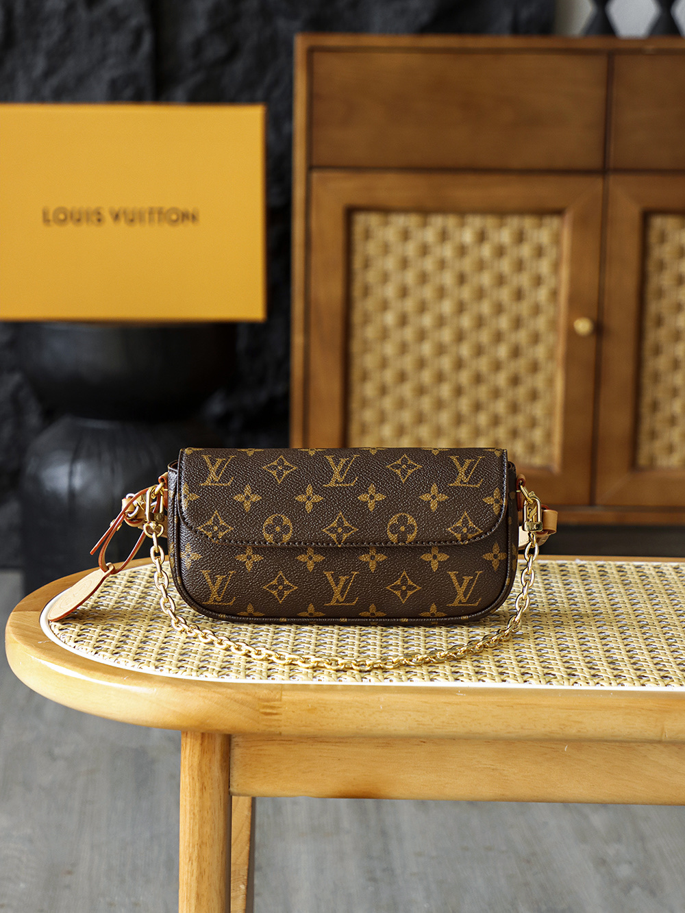 AS LOUIS VUITTON WALLET ON CHAIN IVY  全钢五金 经典老花 印花 拉链 涂层帆布 手提 斜挎单肩包 棕色A0 M81911