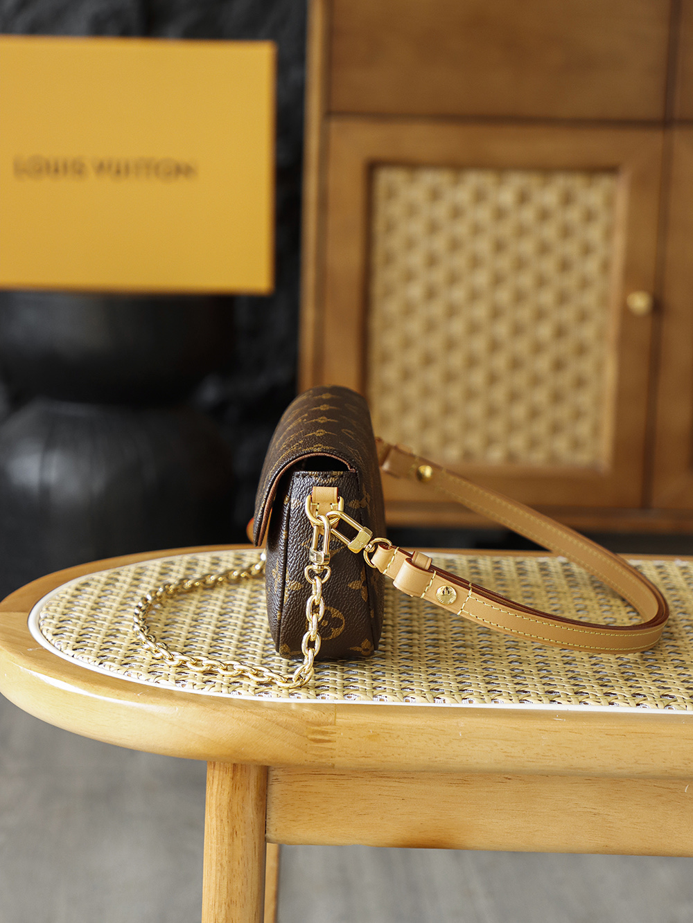 AS LOUIS VUITTON WALLET ON CHAIN IVY  全钢五金 经典老花 印花 拉链 涂层帆布 手提 斜挎单肩包 棕色A0 M81911