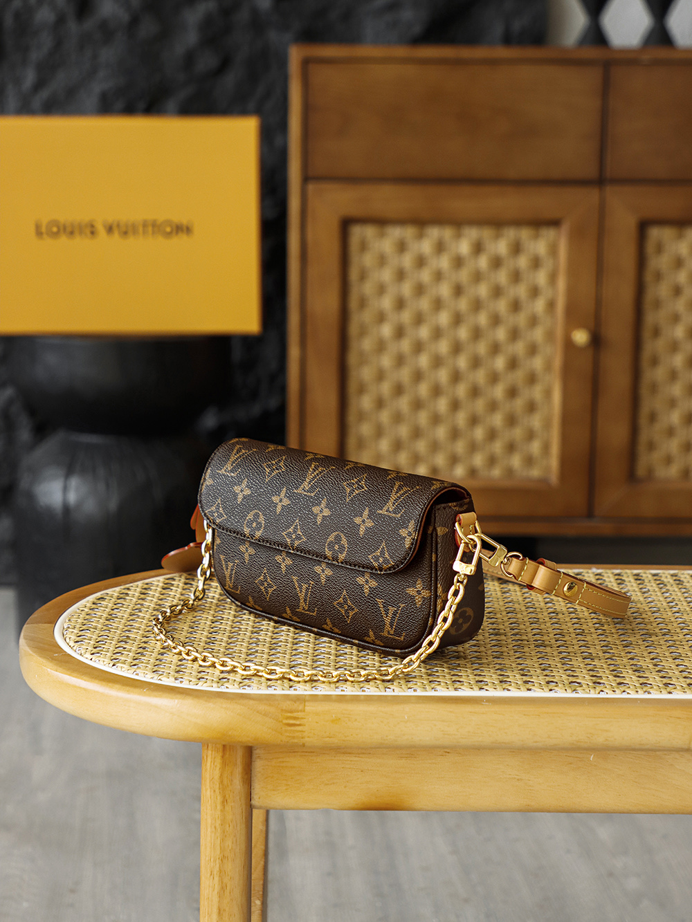 AS LOUIS VUITTON WALLET ON CHAIN IVY  全钢五金 经典老花 印花 拉链 涂层帆布 手提 斜挎单肩包 棕色A0 M81911